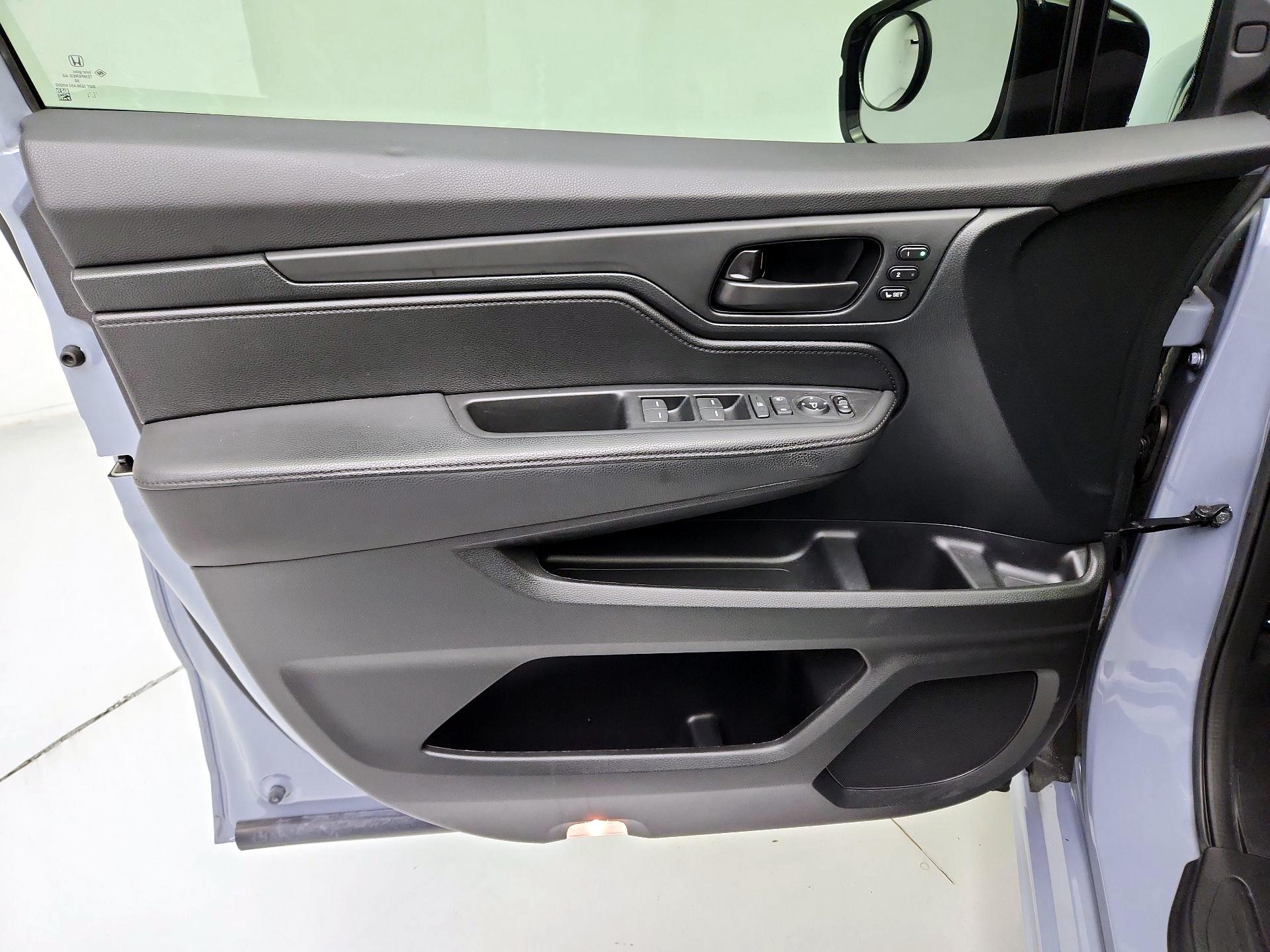 Thumbnail: 2023 Honda Odyssey - 12