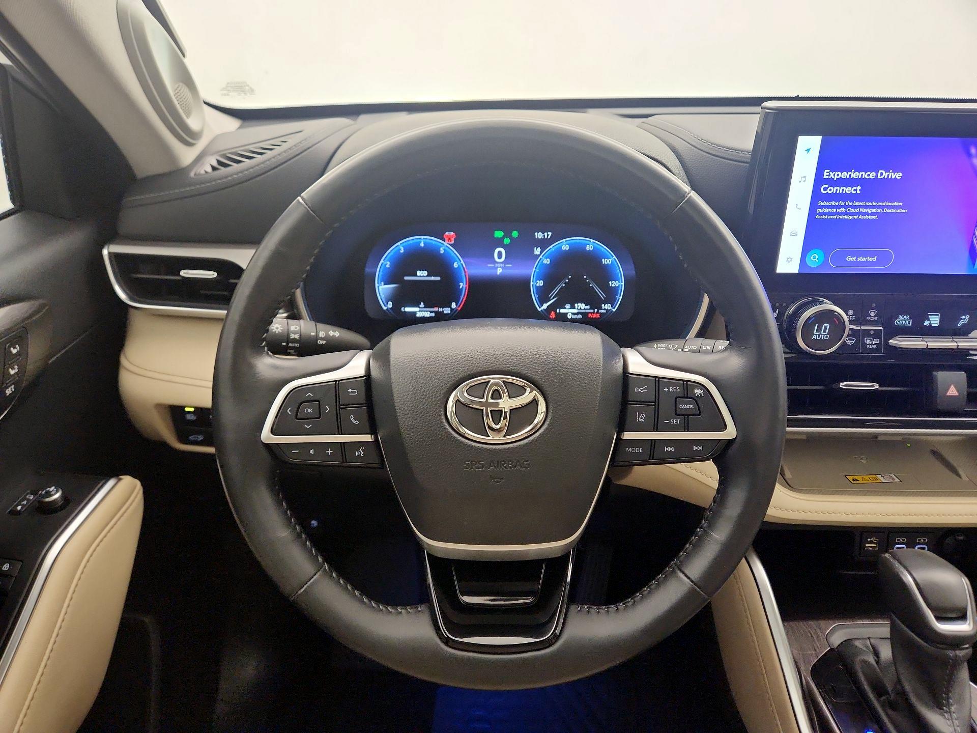 Thumbnail: 2023 Toyota Highlander - 10