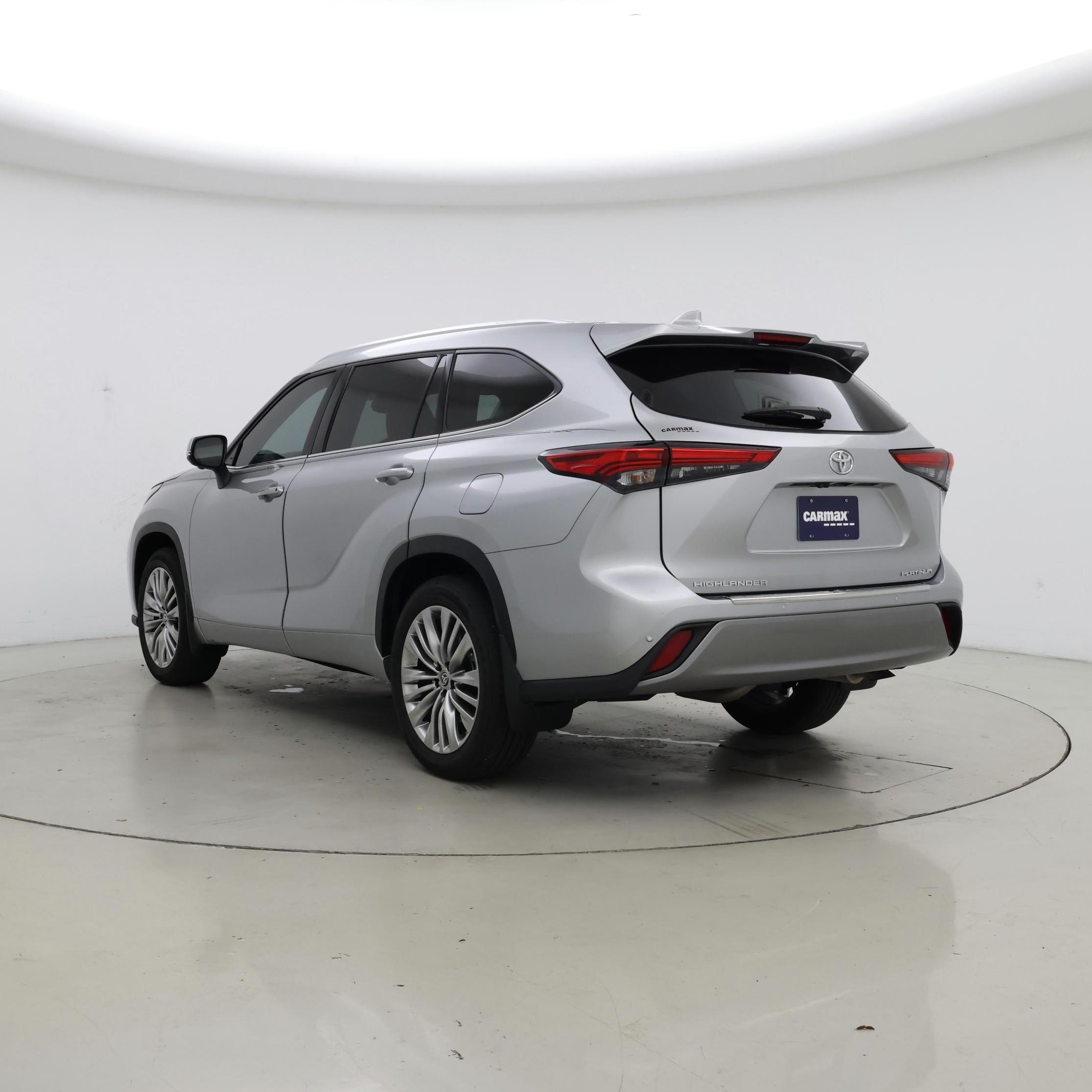 Thumbnail: 2023 Toyota Highlander - 2