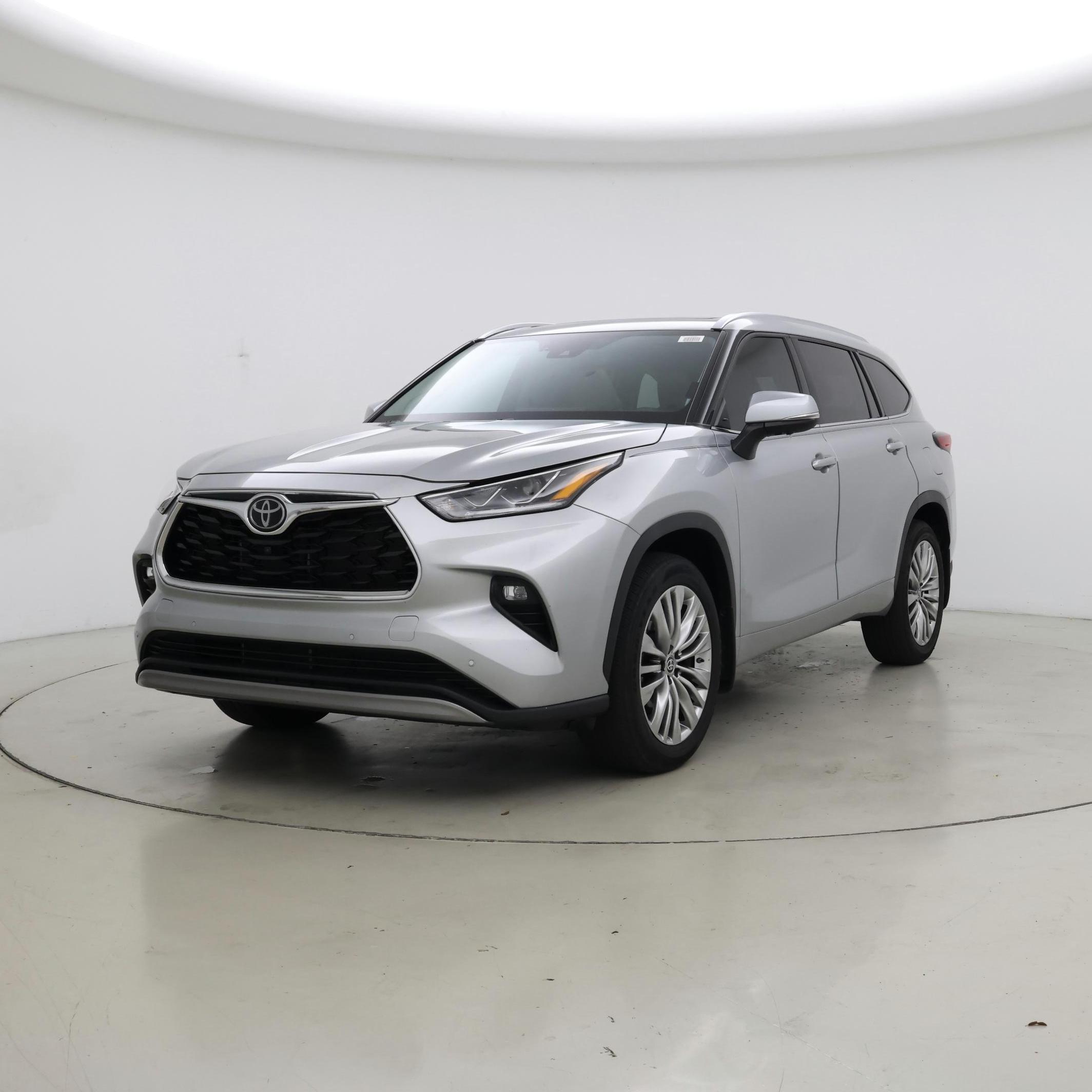 Thumbnail: 2023 Toyota Highlander - 4