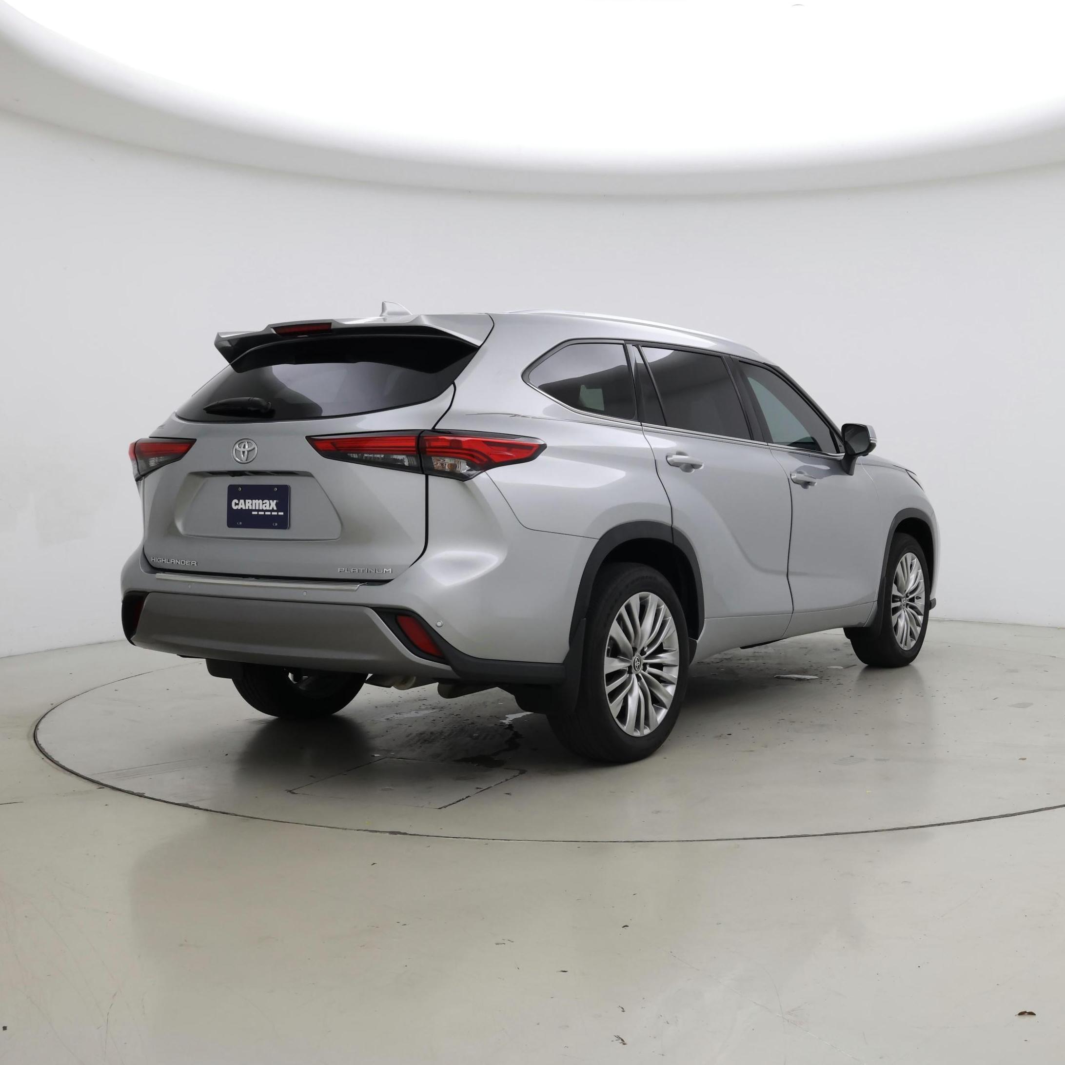 Thumbnail: 2023 Toyota Highlander - 8