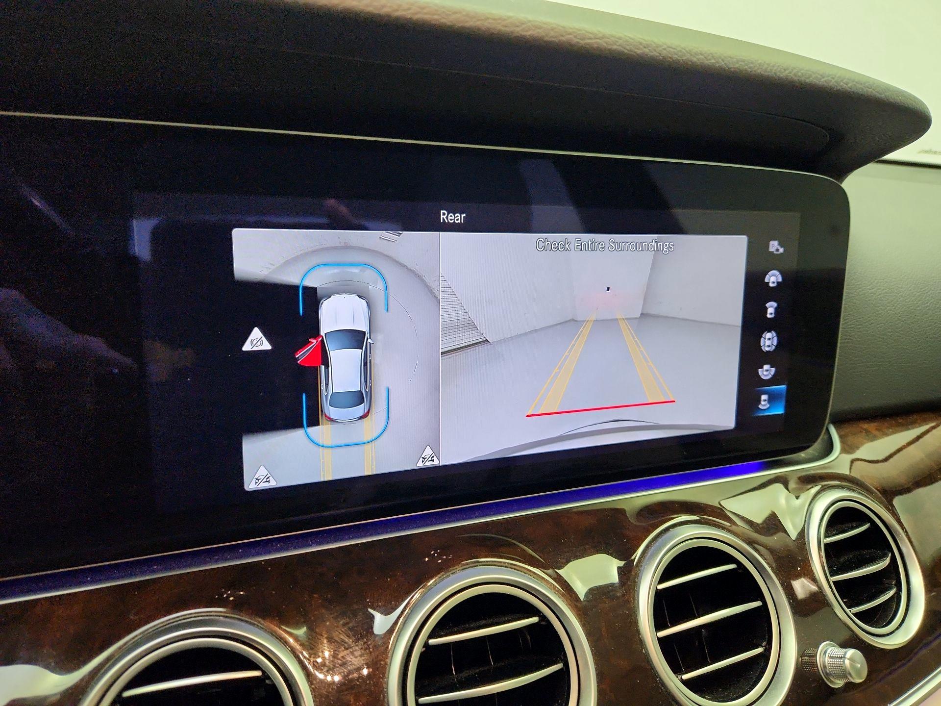 Thumbnail: 2022 Mercedes-Benz E-Class - 15