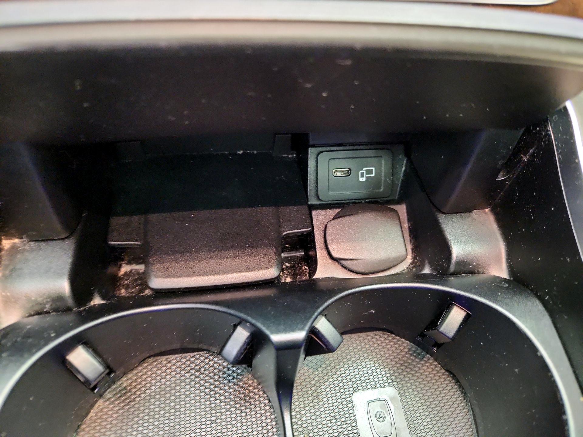 Thumbnail: 2022 Mercedes-Benz E-Class - 19