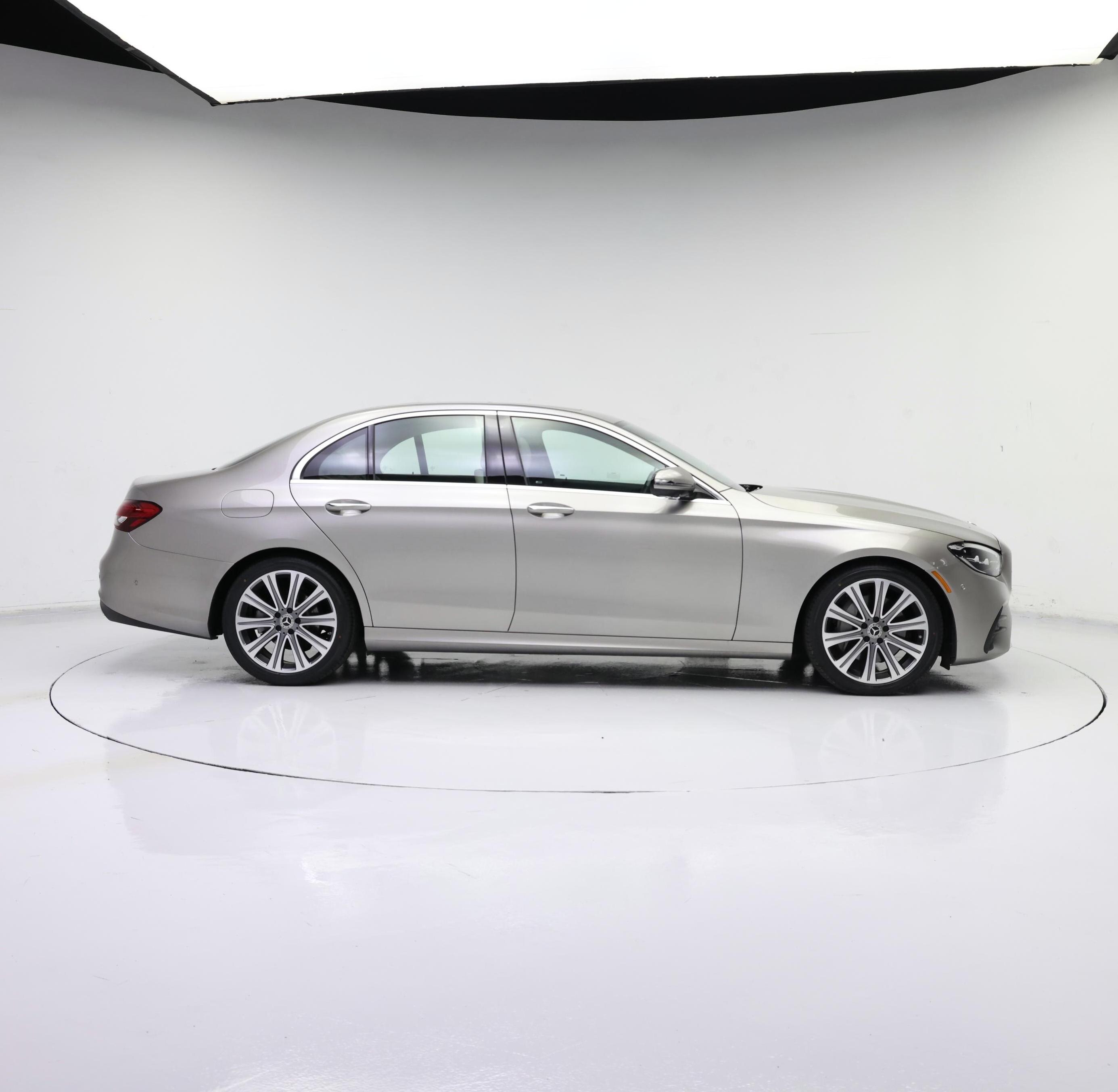 Thumbnail: 2022 Mercedes-Benz E-Class - 7