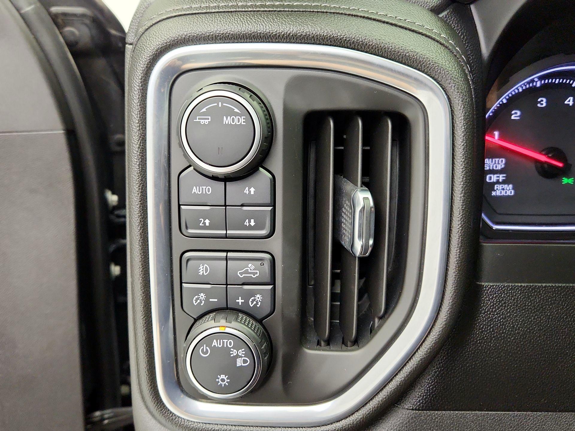 Thumbnail: 2020 Chevrolet Silverado 1500 - 13