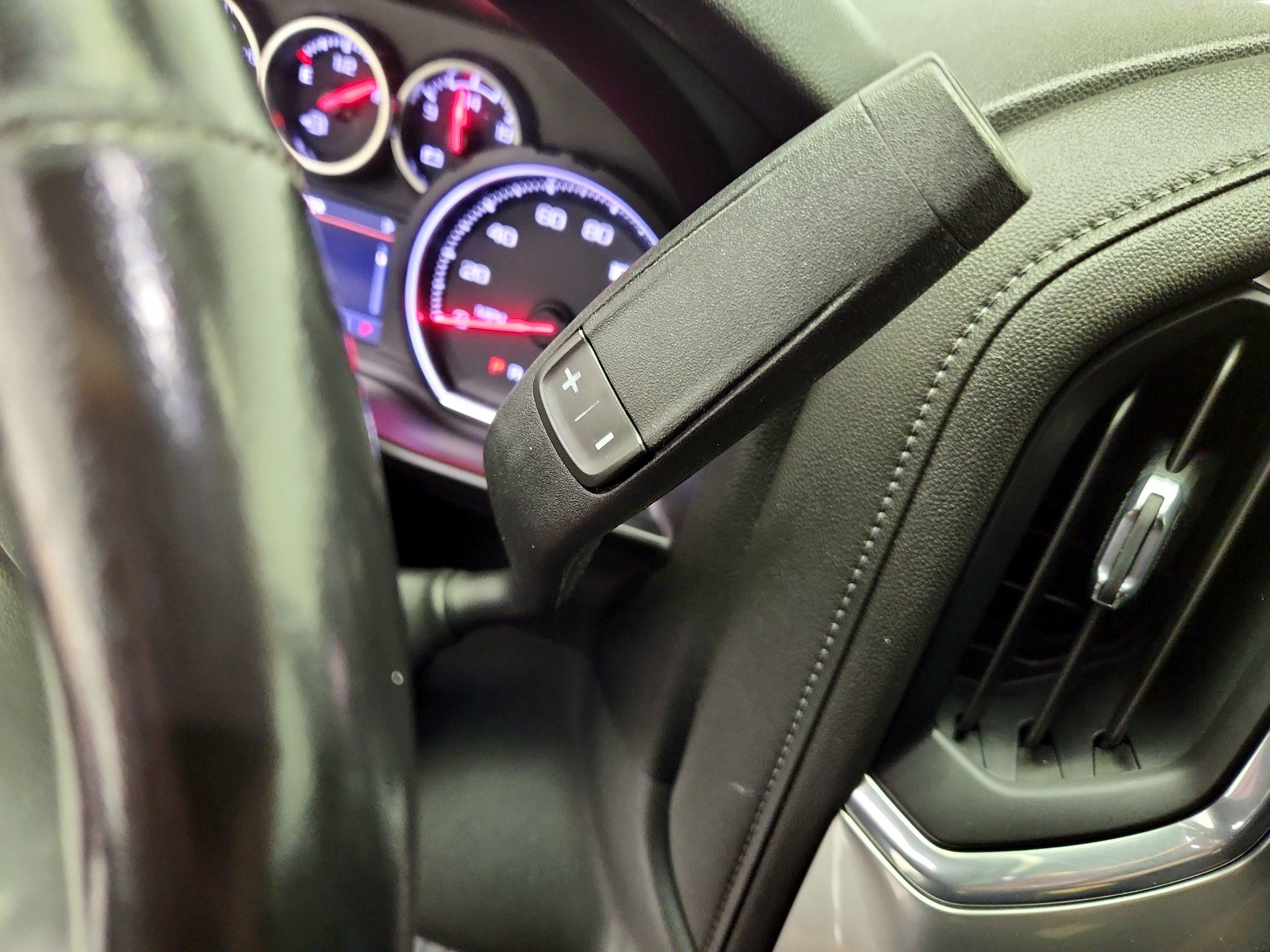 Thumbnail: 2020 Chevrolet Silverado 1500 - 17