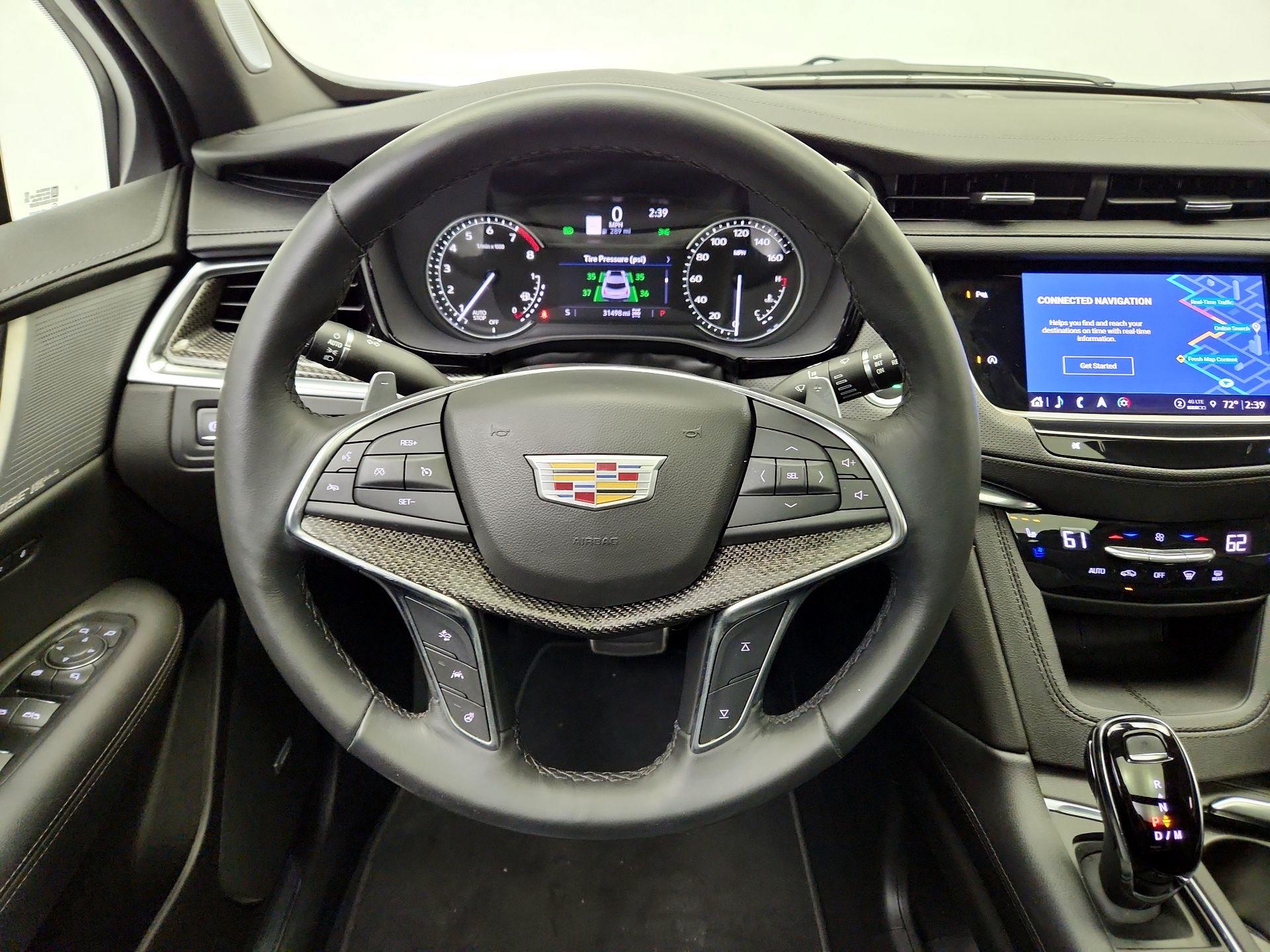 Thumbnail: 2023 Cadillac XT5 - 10