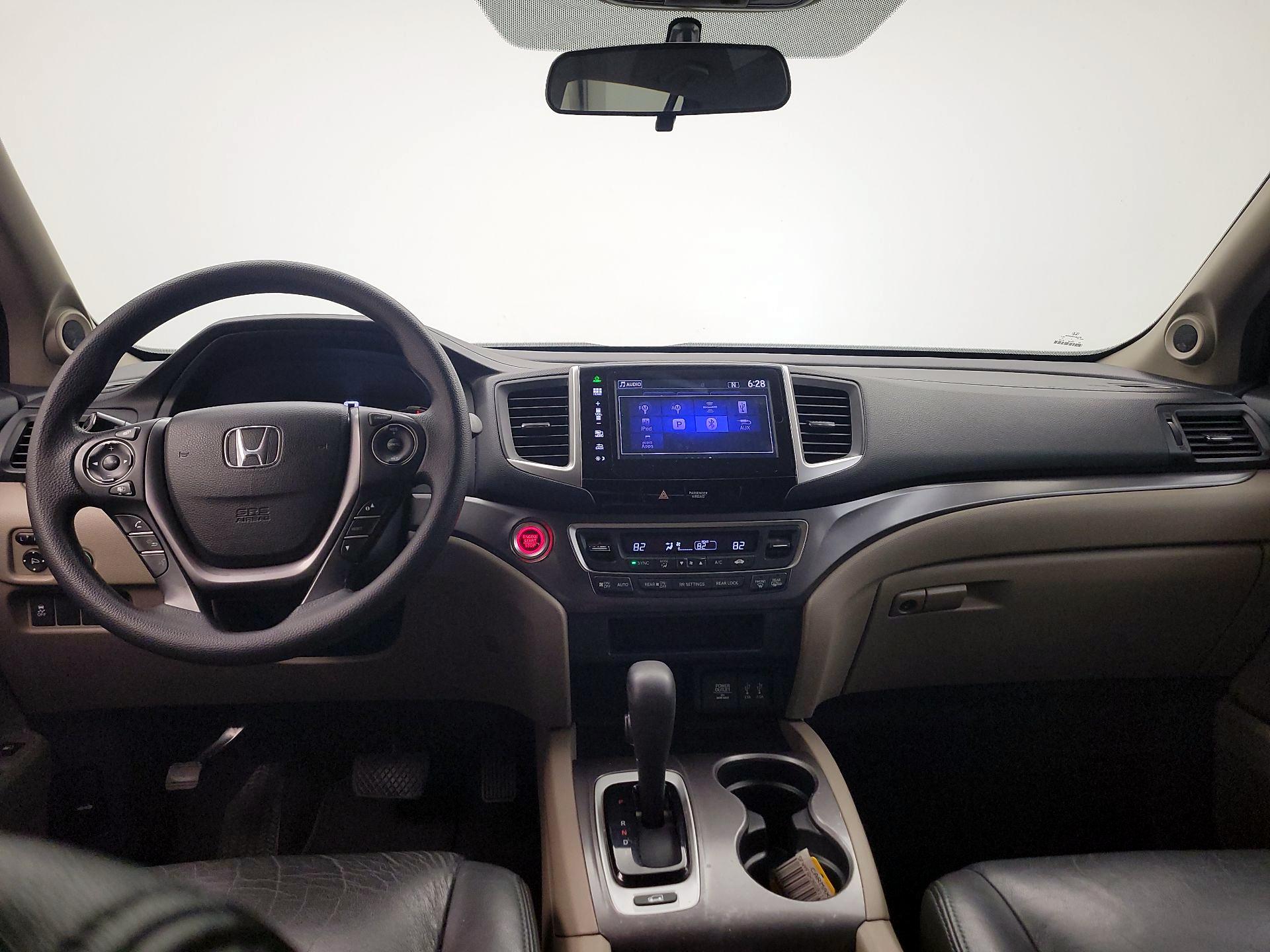Thumbnail: 2016 Honda Pilot - 9