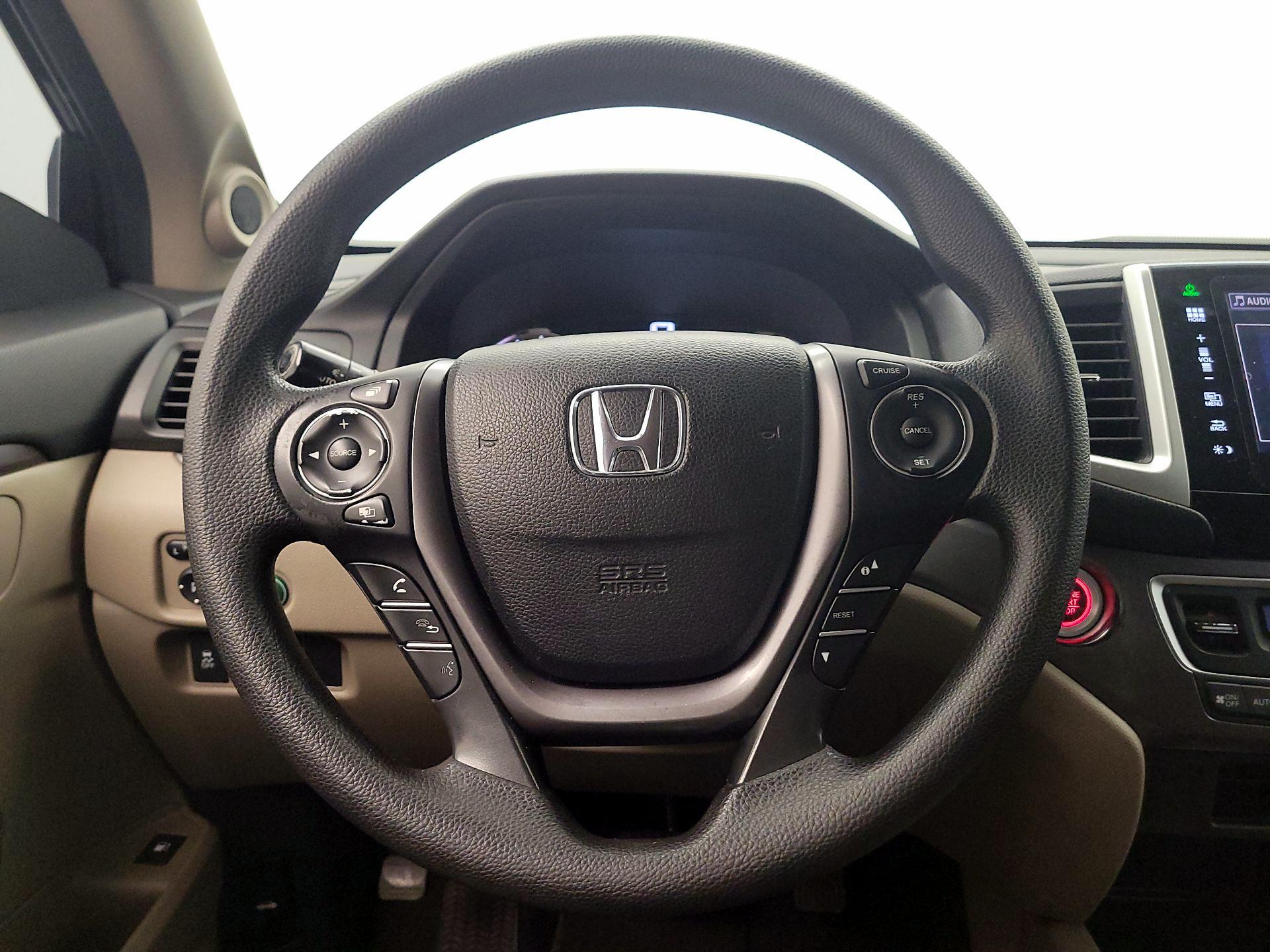 Thumbnail: 2016 Honda Pilot - 10