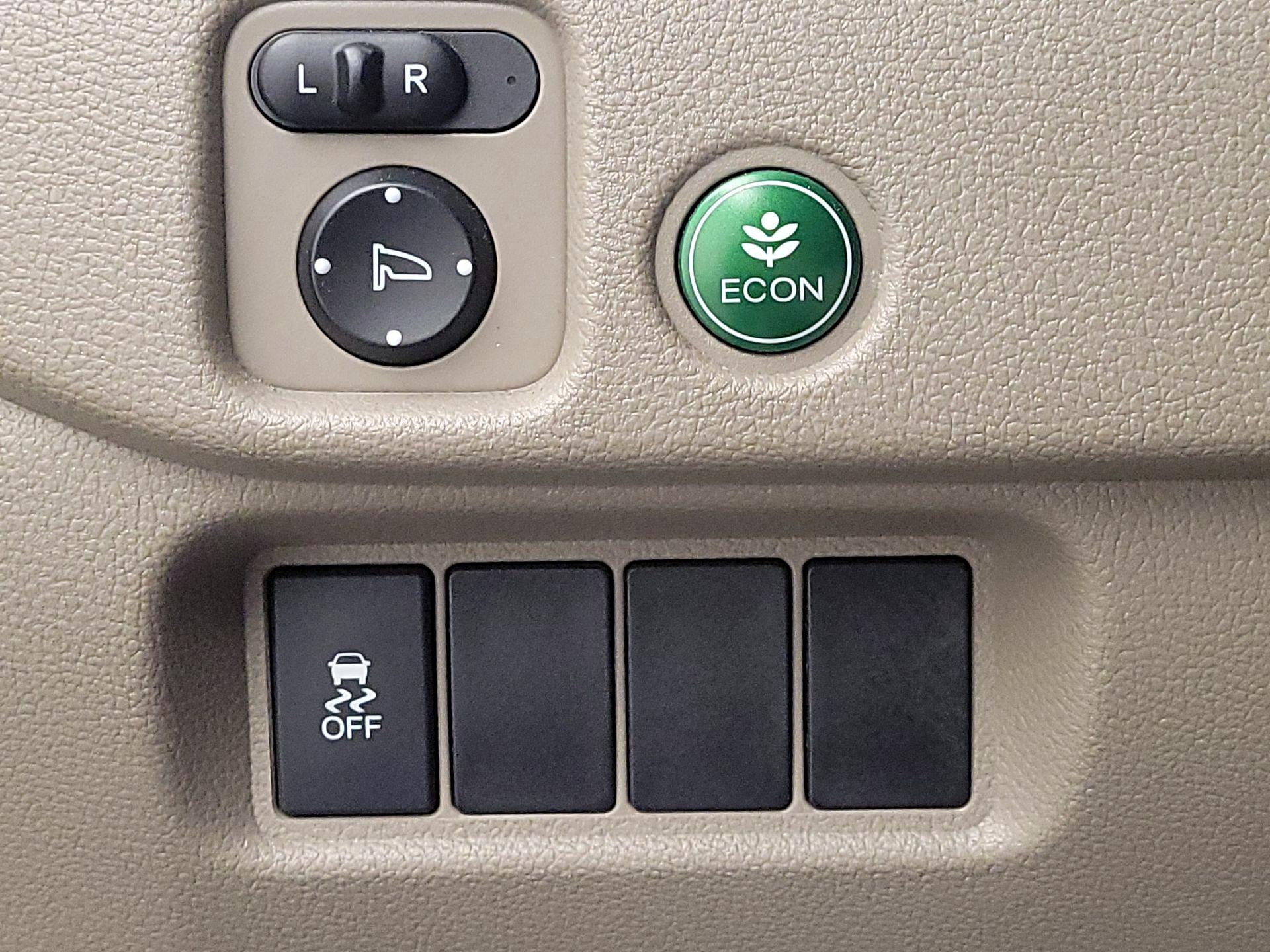 Thumbnail: 2016 Honda Pilot - 13