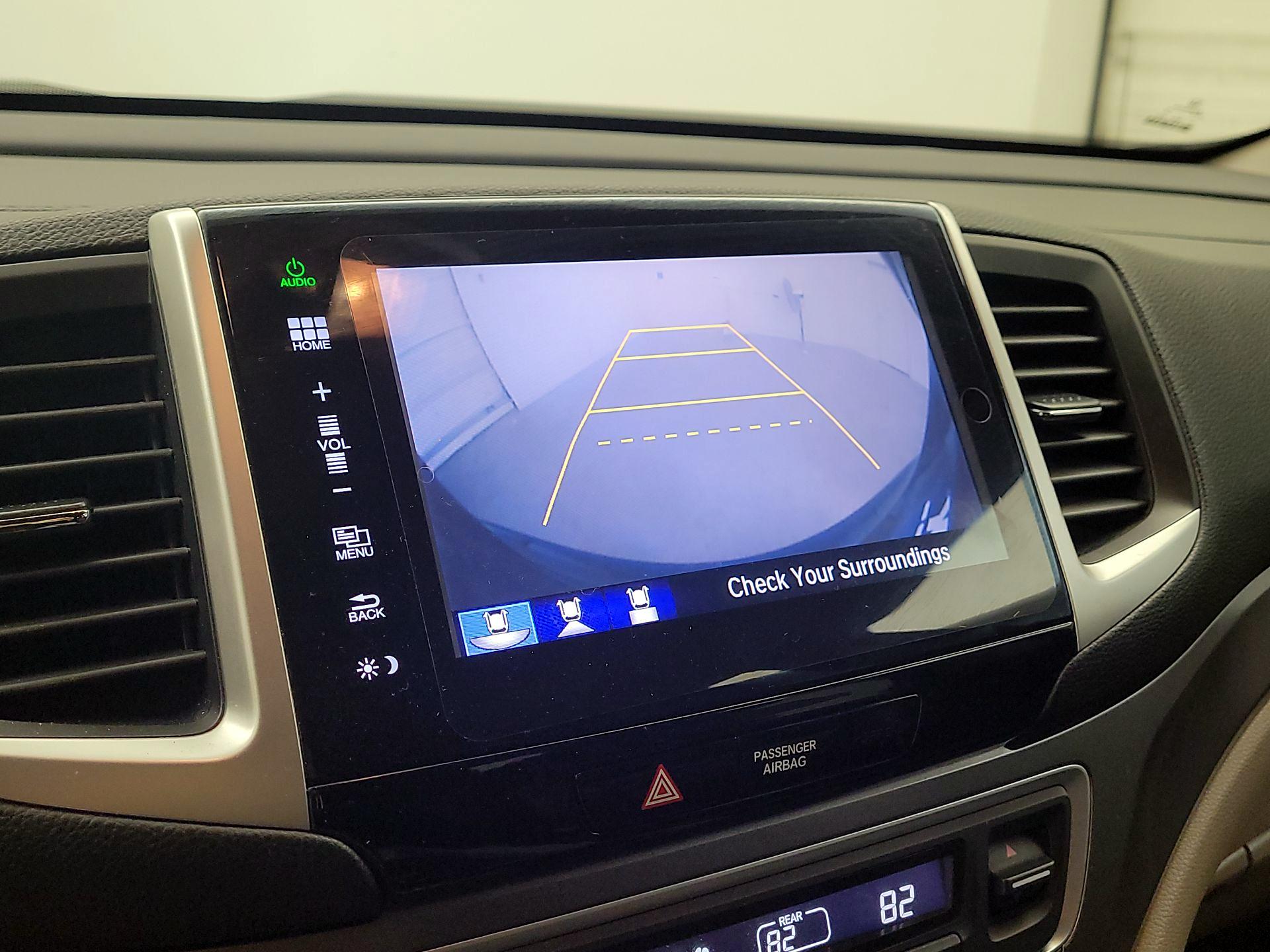 Thumbnail: 2016 Honda Pilot - 14