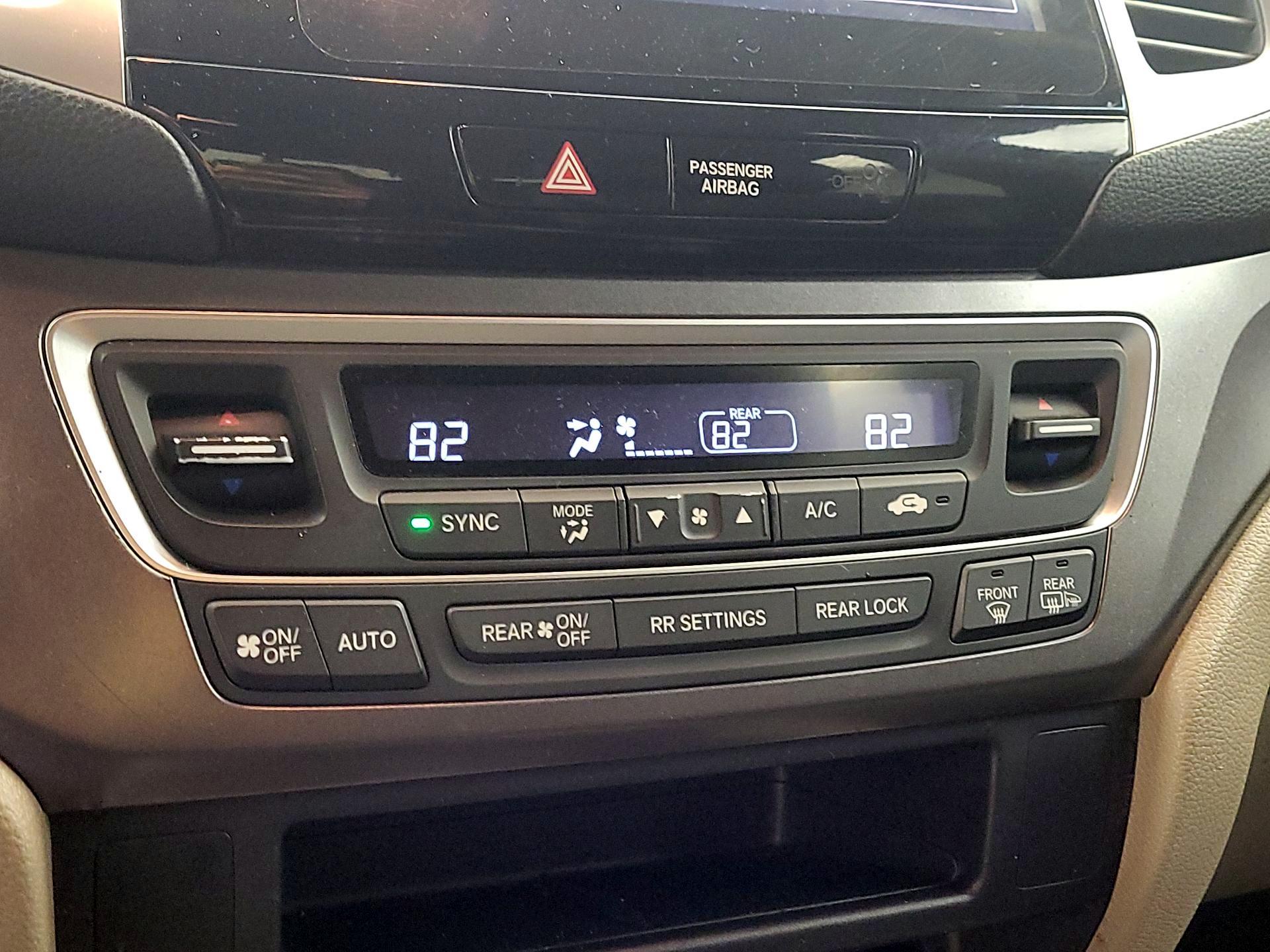 Thumbnail: 2016 Honda Pilot - 16