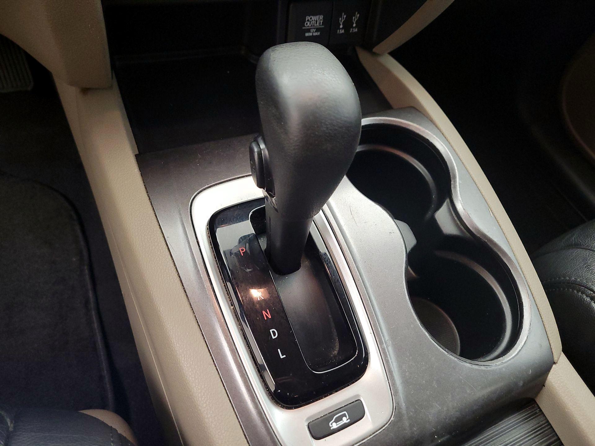 Thumbnail: 2016 Honda Pilot - 17