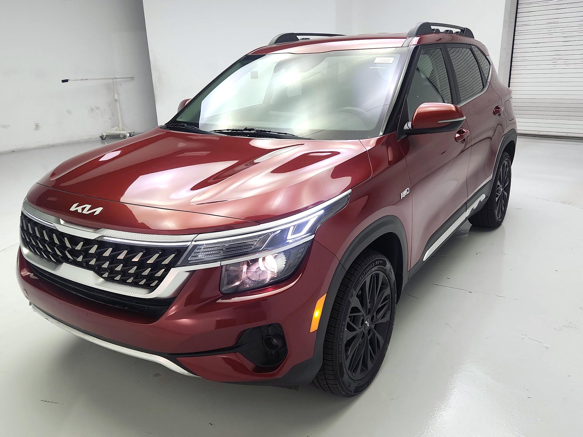 Thumbnail: 2022 Kia Seltos - 3