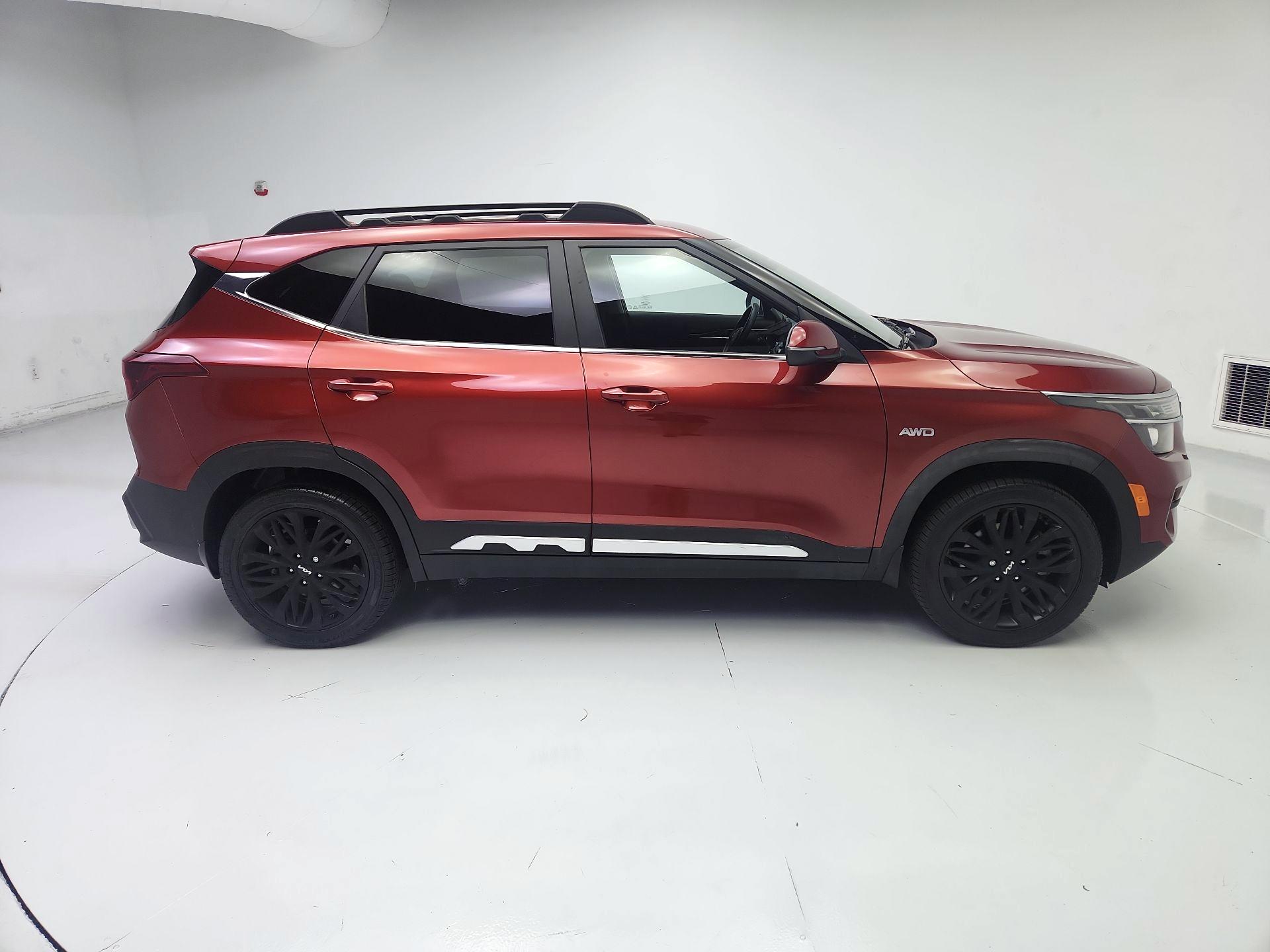 Thumbnail: 2022 Kia Seltos - 4