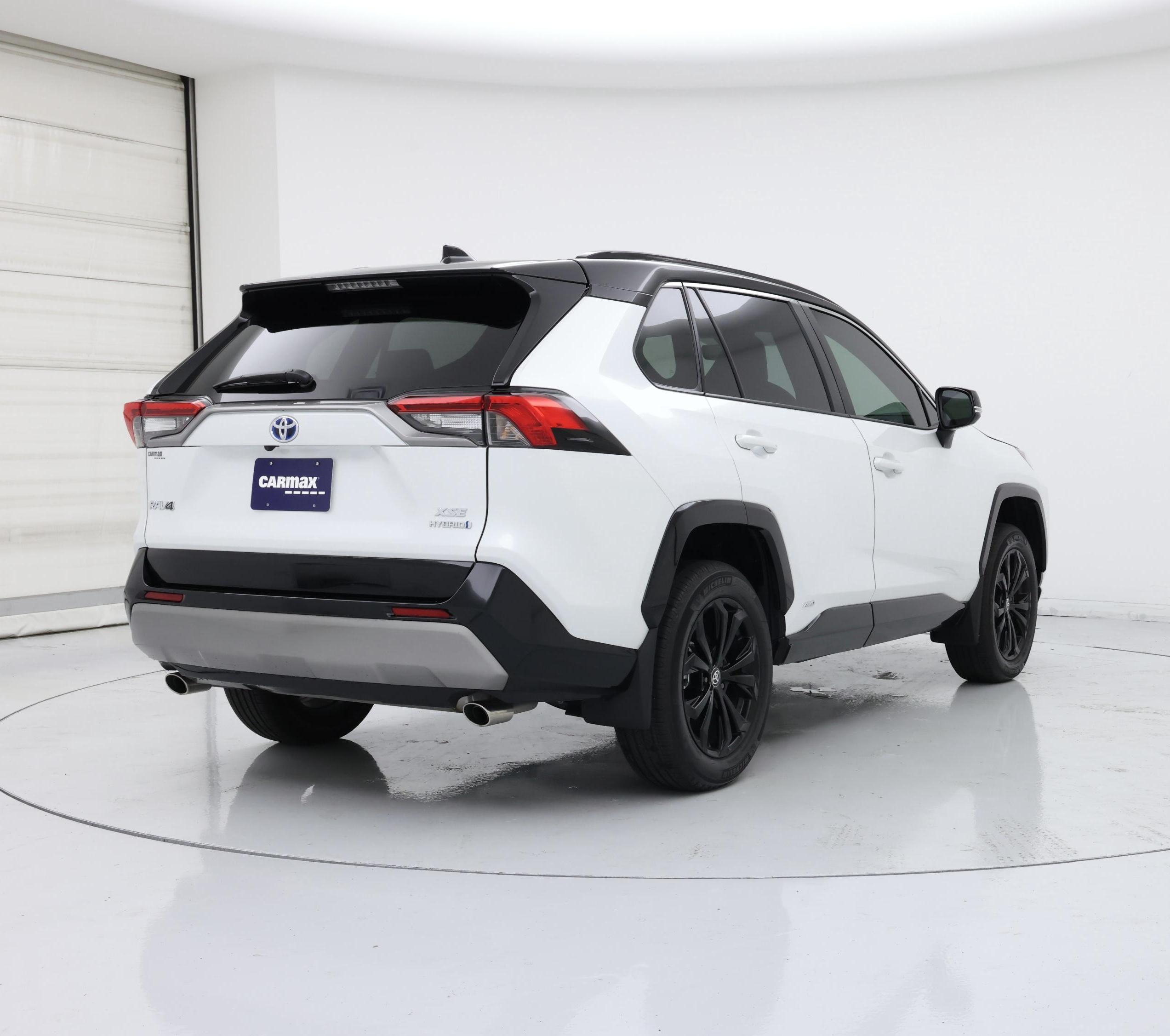 Thumbnail: 2024 Toyota RAV4 - 8