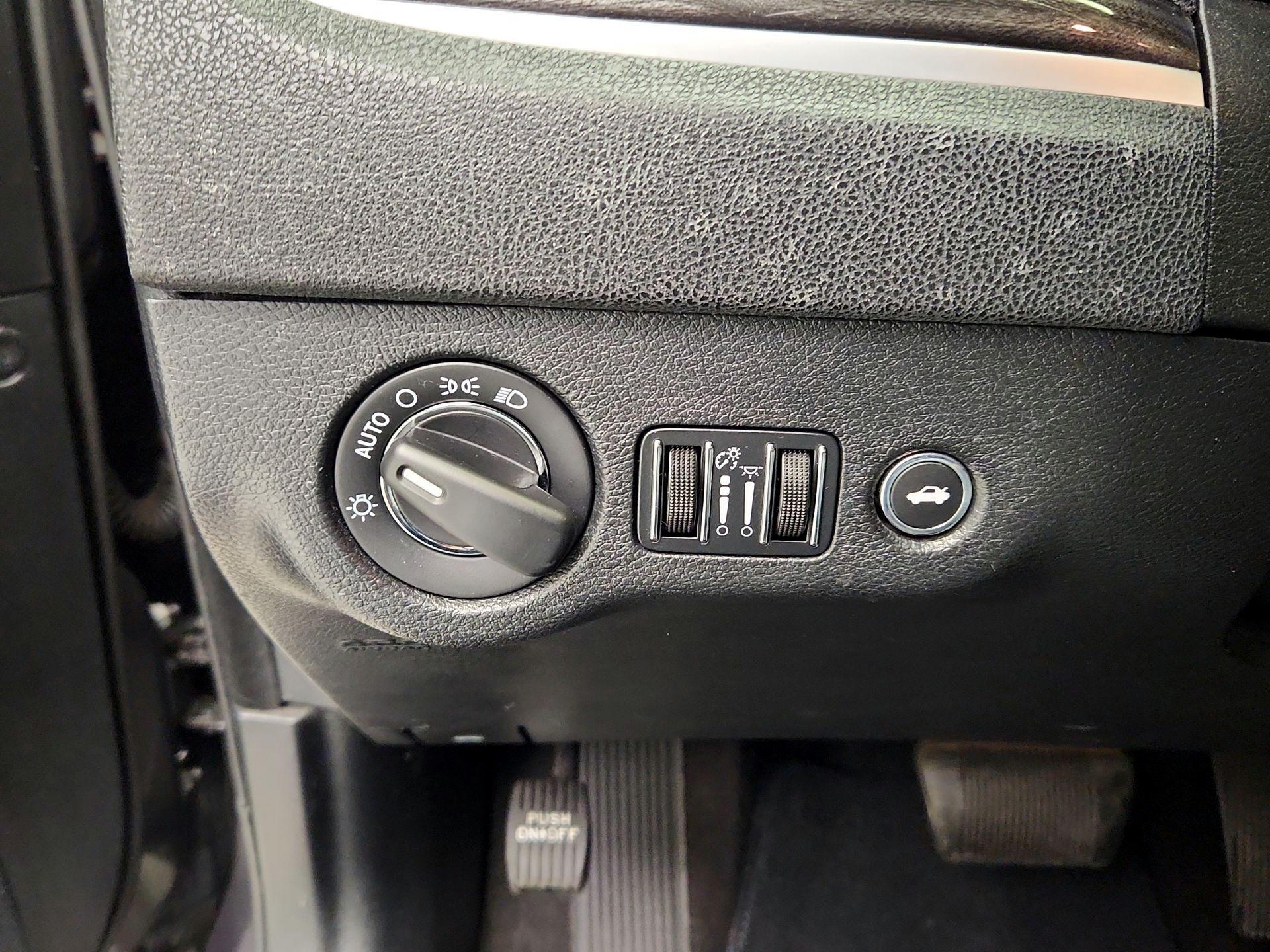 Thumbnail: 2016 Chrysler 300 - 13