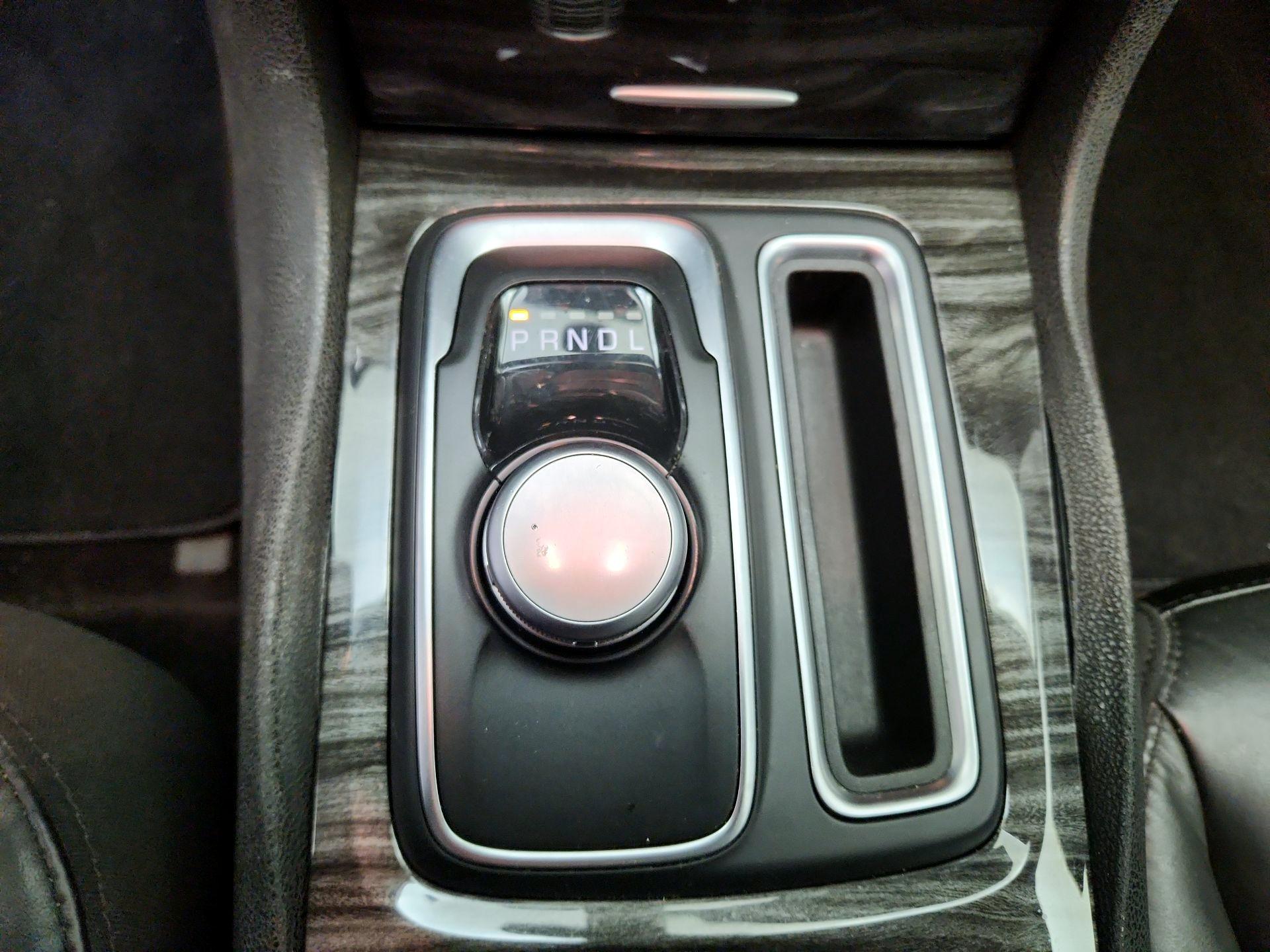 Thumbnail: 2016 Chrysler 300 - 17