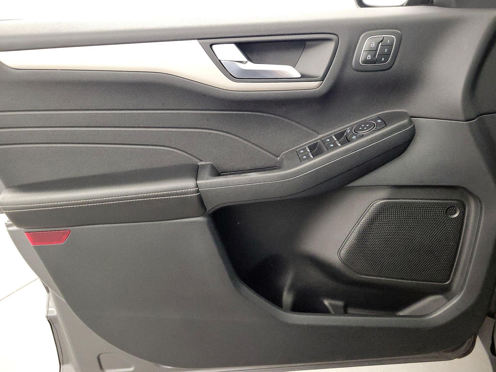 Thumbnail: 2021 Ford Escape - 12