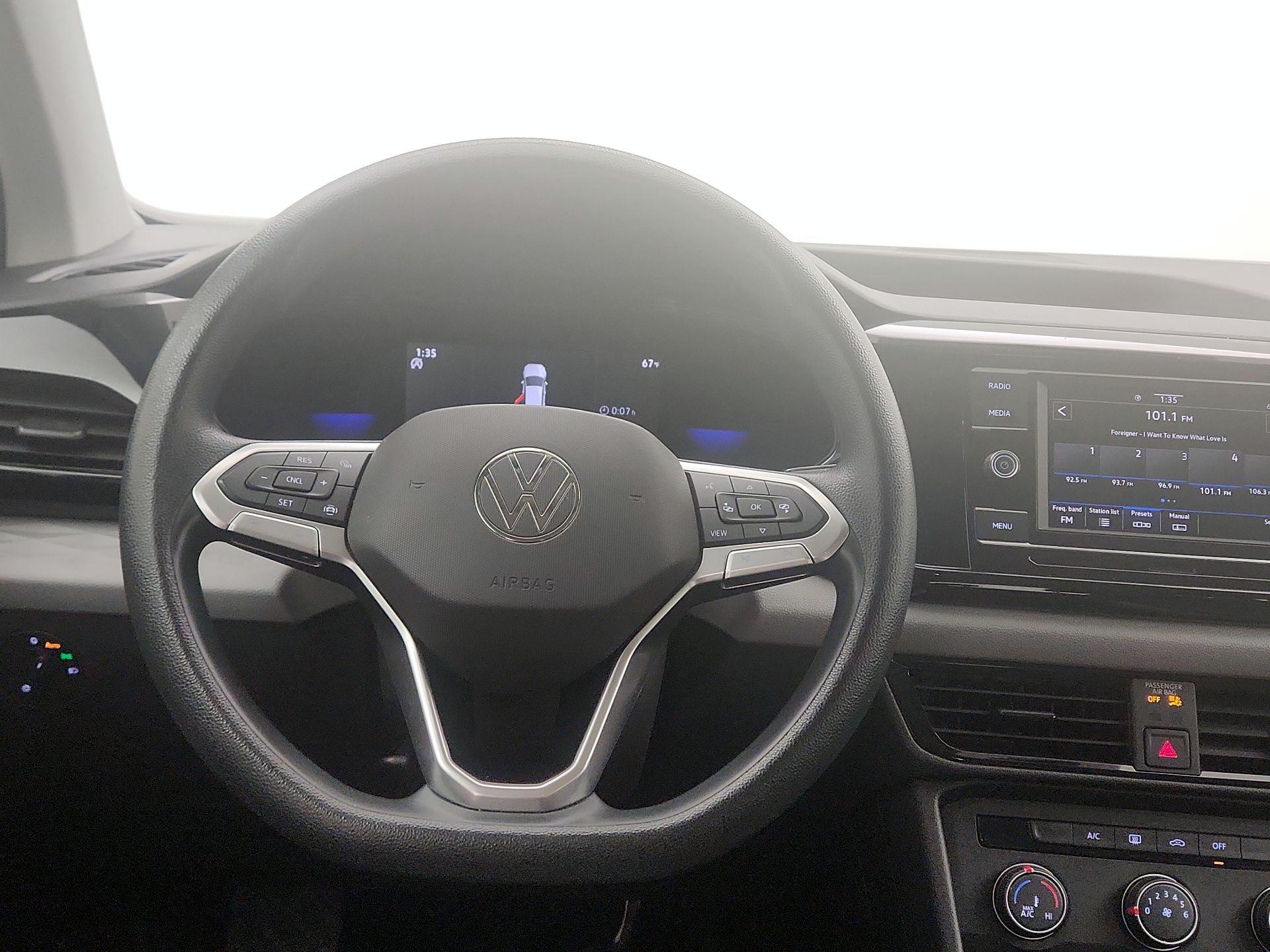 Thumbnail: 2022 Volkswagen Taos - 10