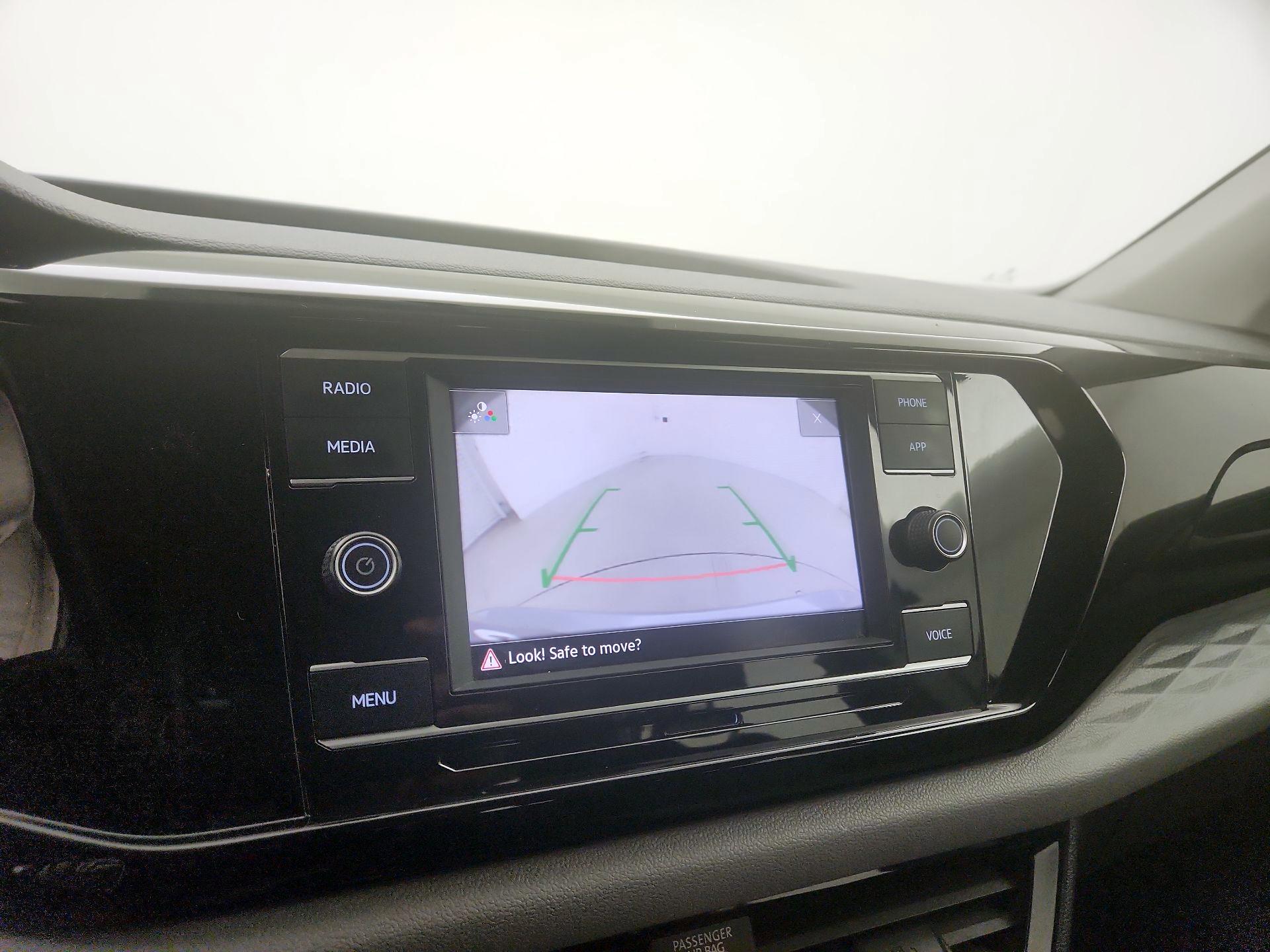 Thumbnail: 2022 Volkswagen Taos - 14