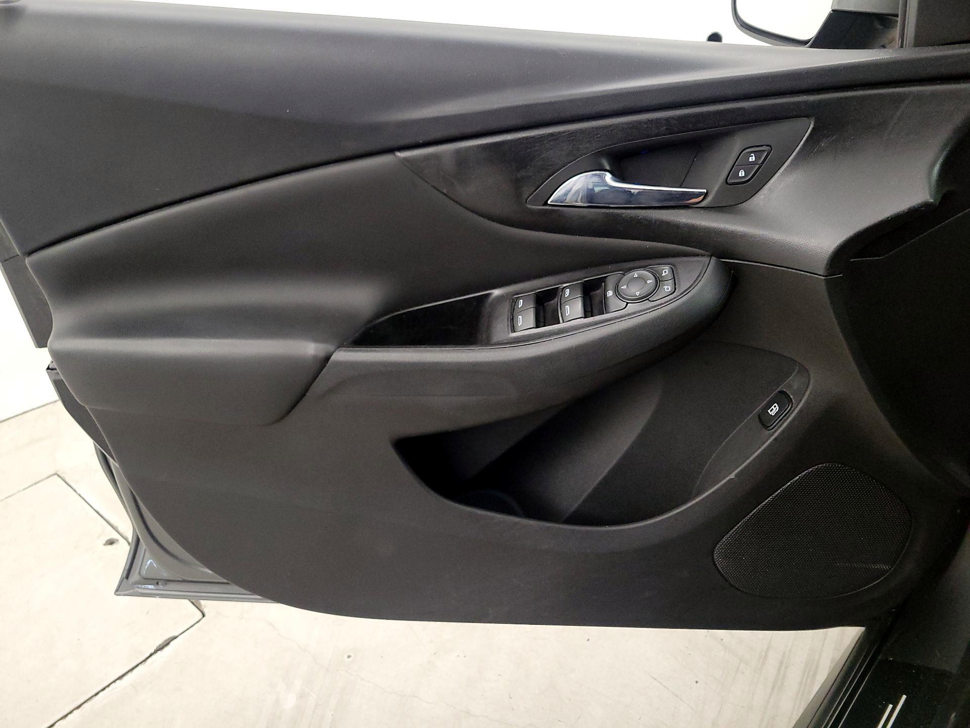 Thumbnail: 2017 Chevrolet Volt - 12