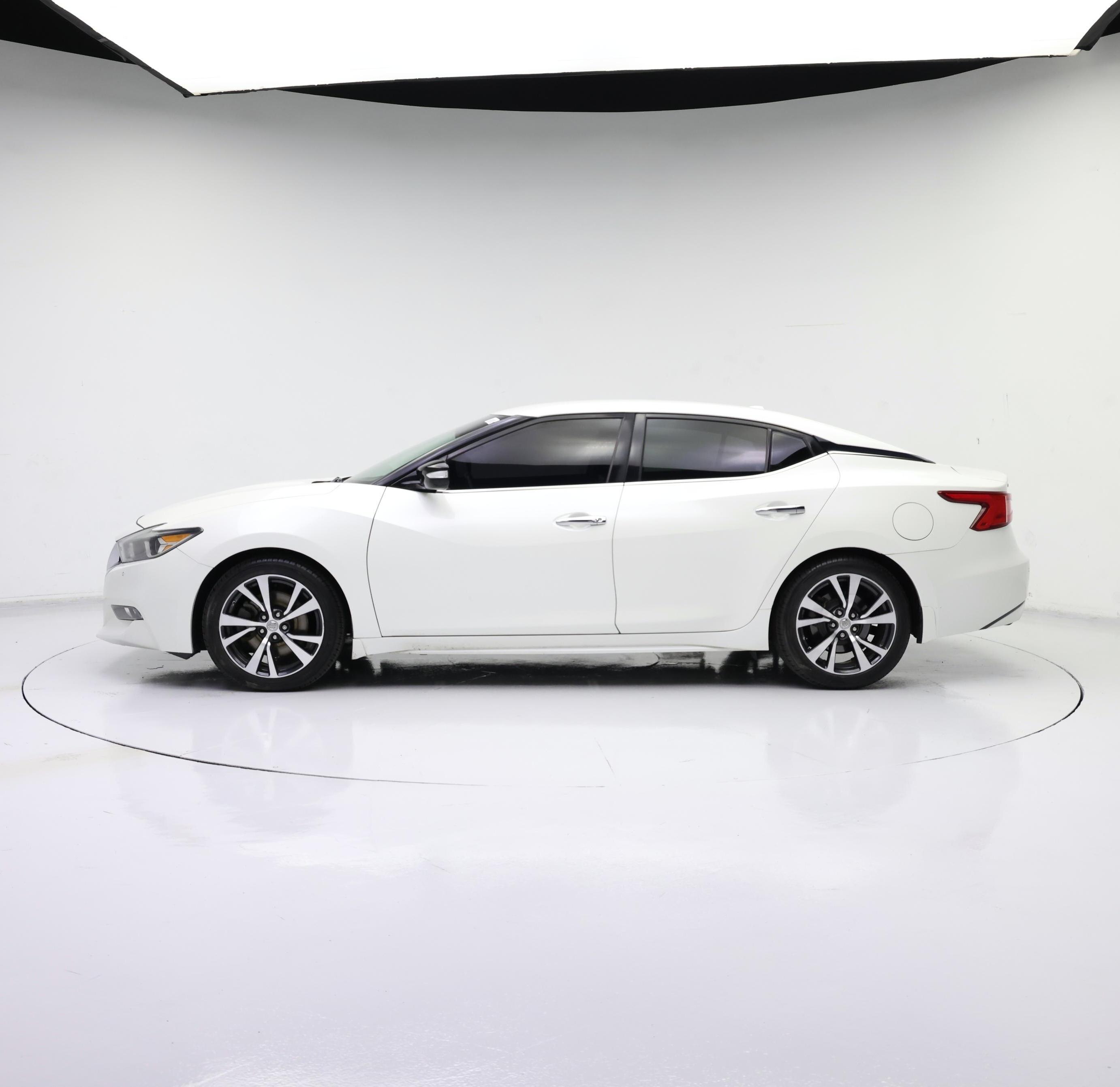 Thumbnail: 2017 Nissan Maxima - 3