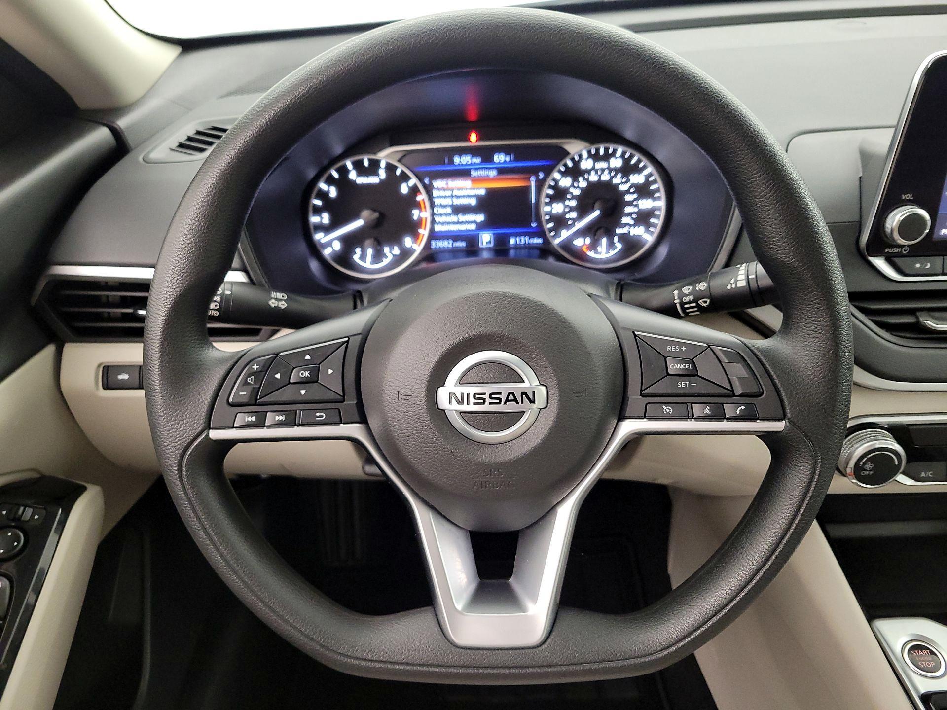 Thumbnail: 2021 Nissan Altima - 10