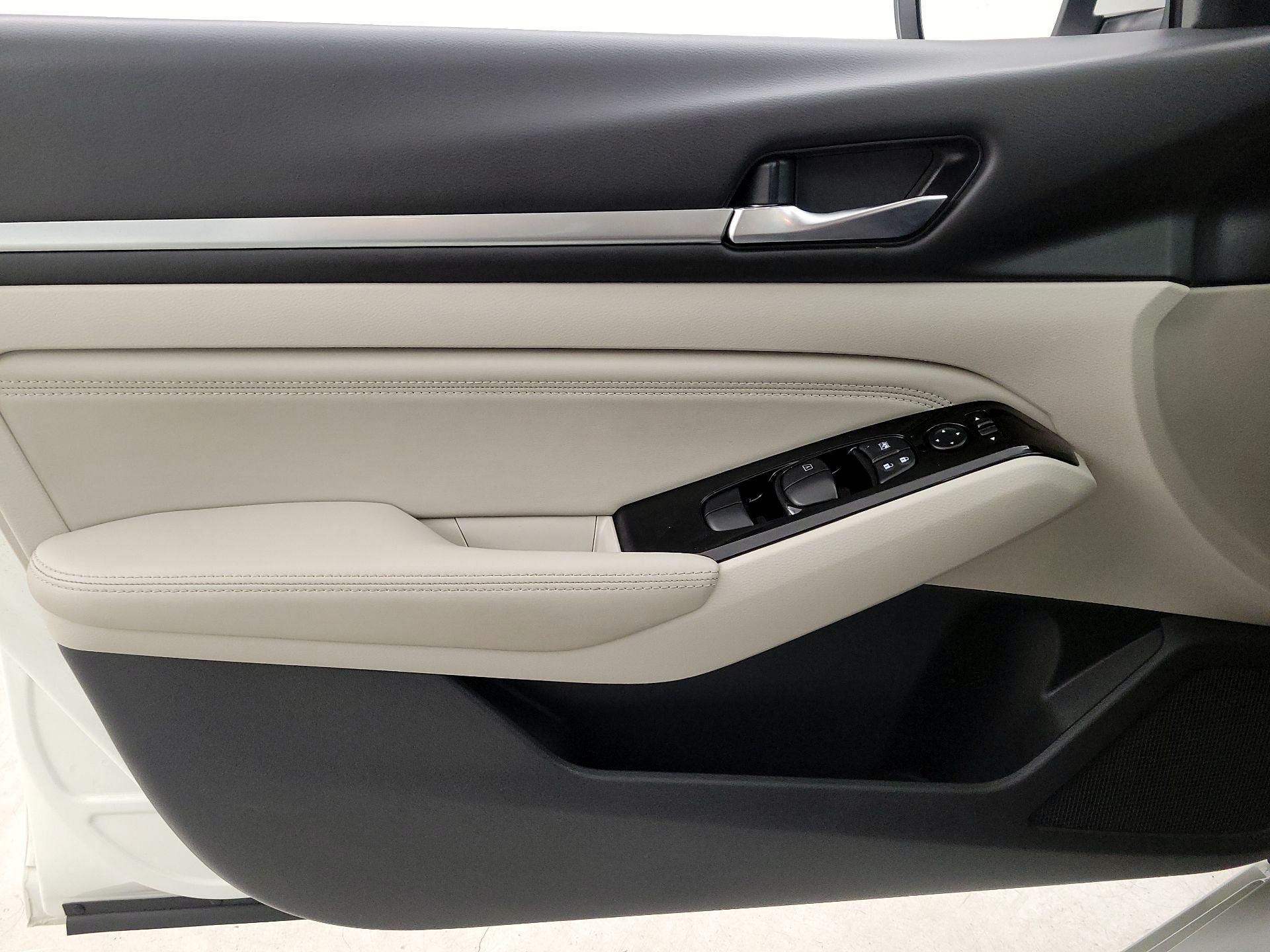 Thumbnail: 2021 Nissan Altima - 12