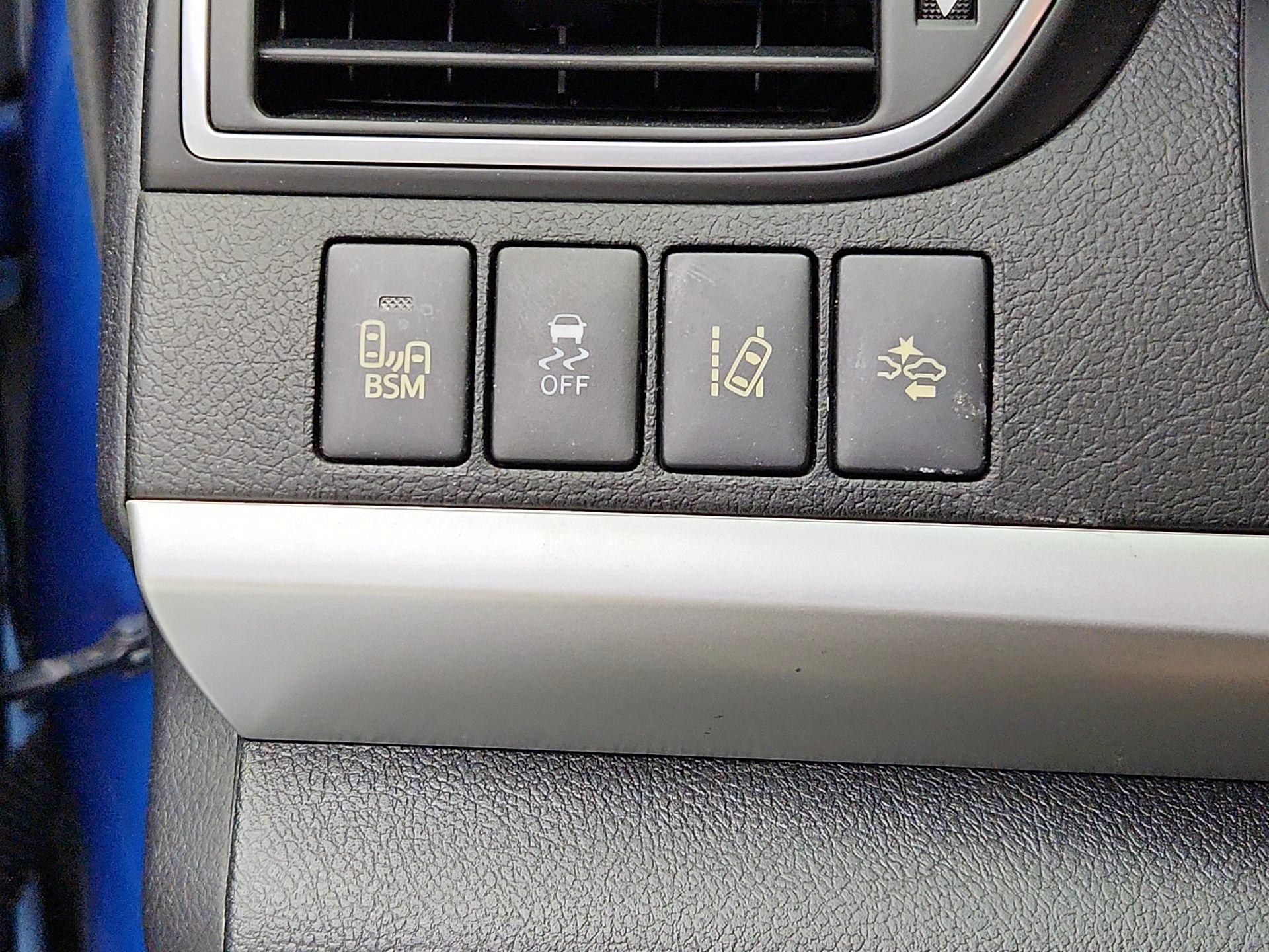 Thumbnail: 2017 Toyota Camry - 13