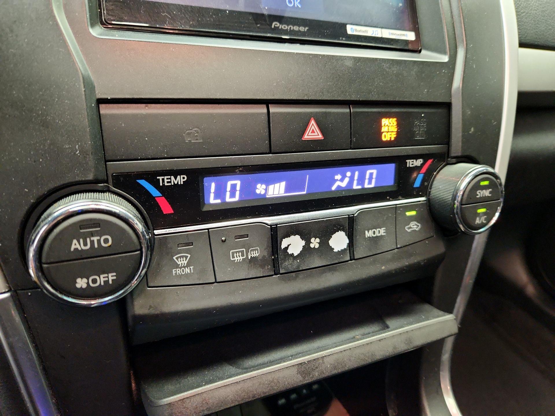 Thumbnail: 2017 Toyota Camry - 16