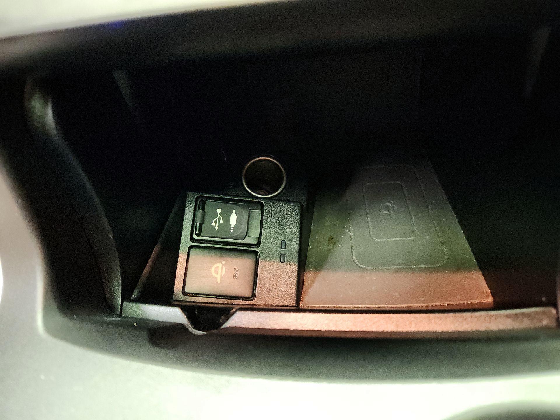 Thumbnail: 2017 Toyota Camry - 18