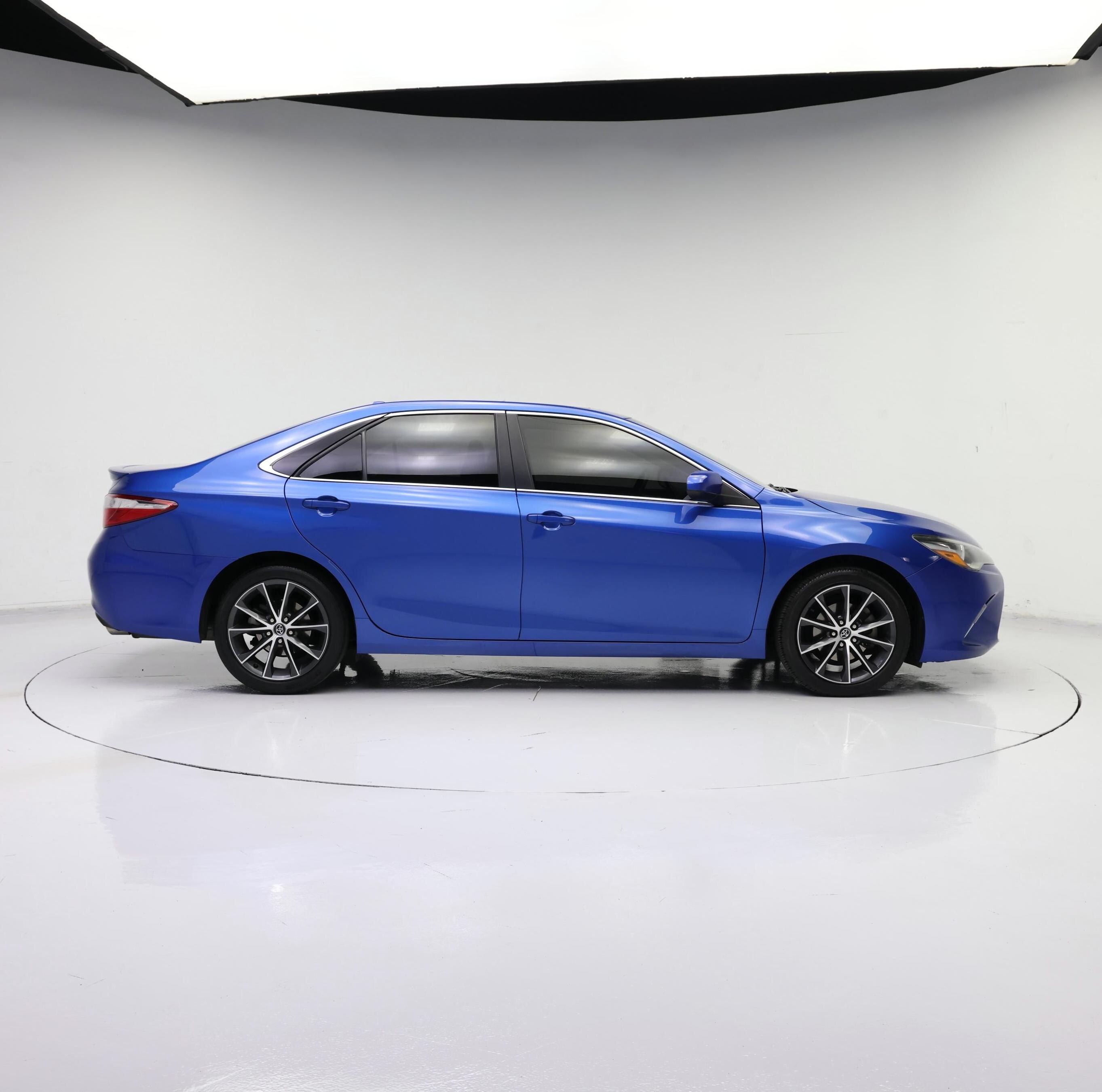 Thumbnail: 2017 Toyota Camry - 7