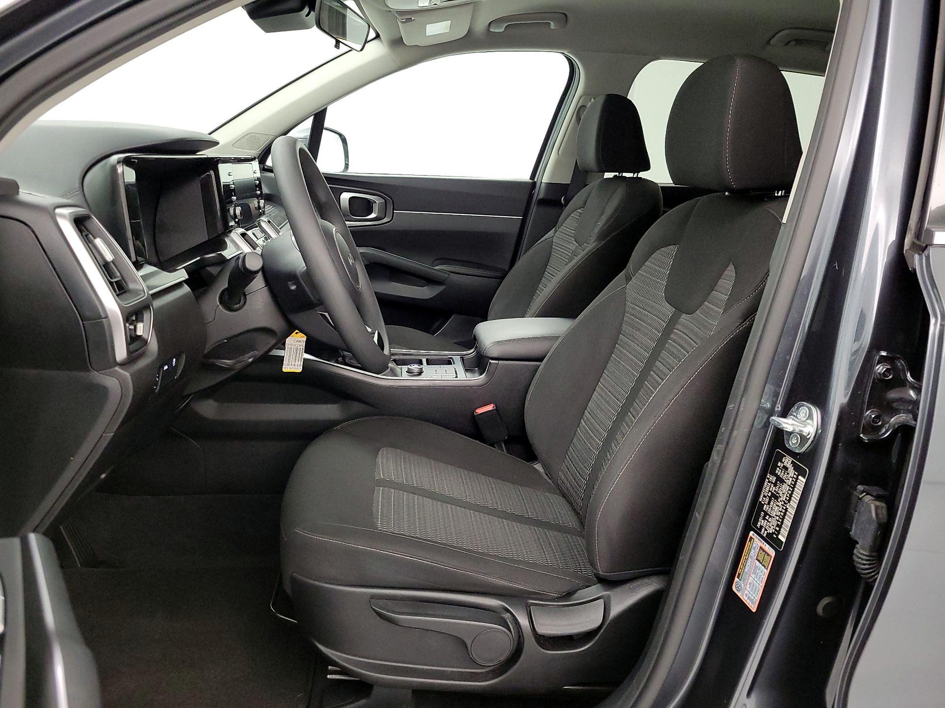 Thumbnail: 2023 Kia Sorento - 11