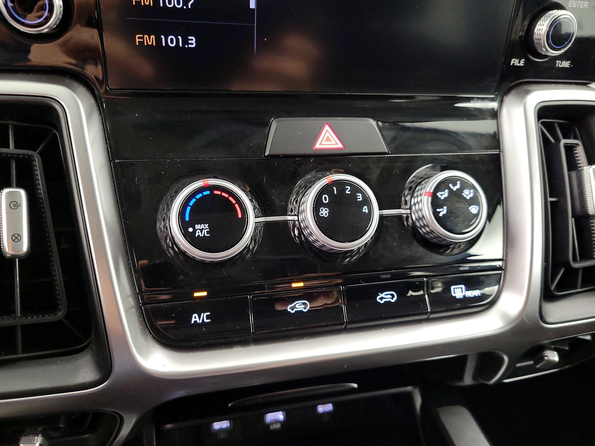 Thumbnail: 2023 Kia Sorento - 16