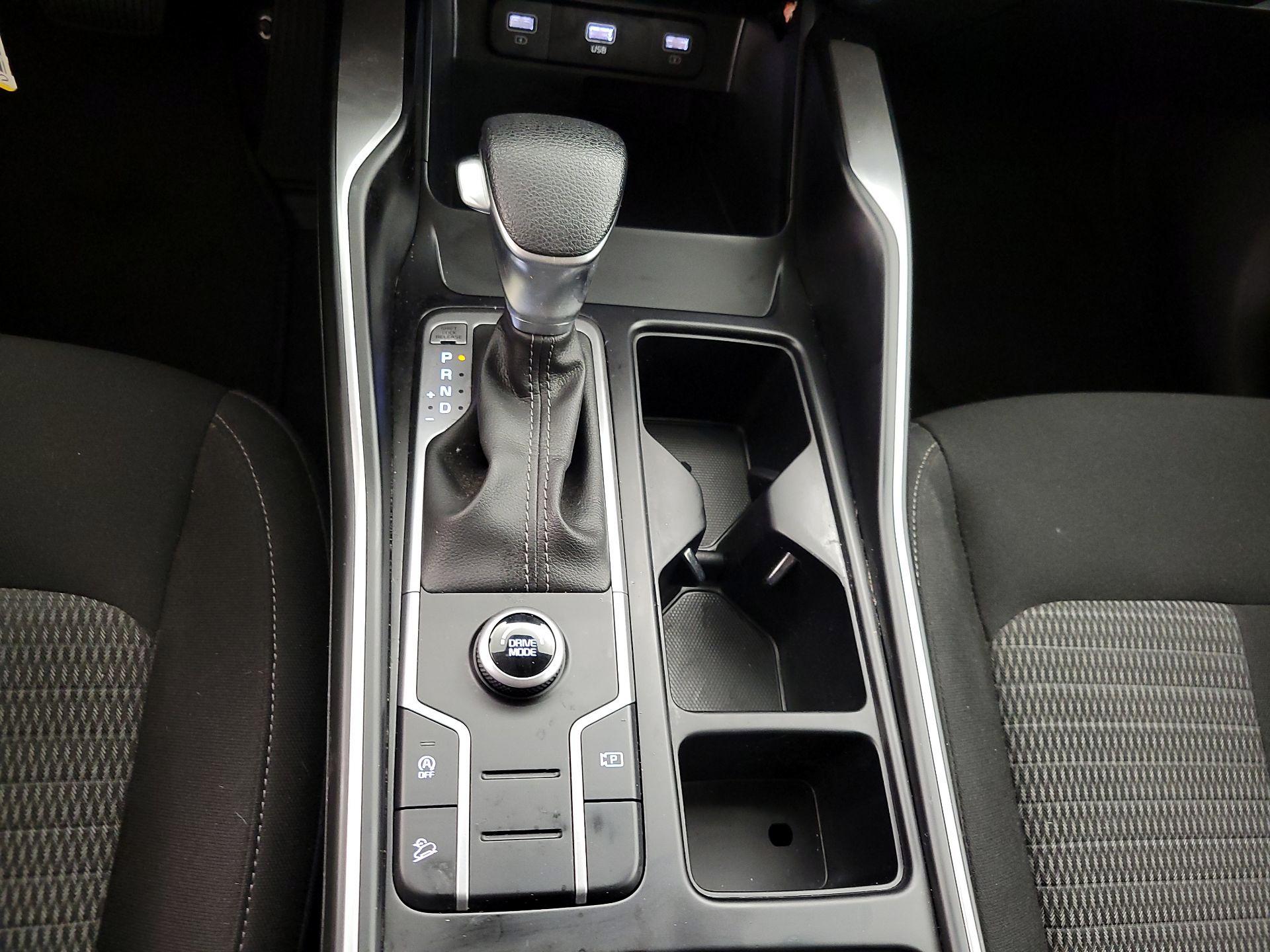 Thumbnail: 2023 Kia Sorento - 17