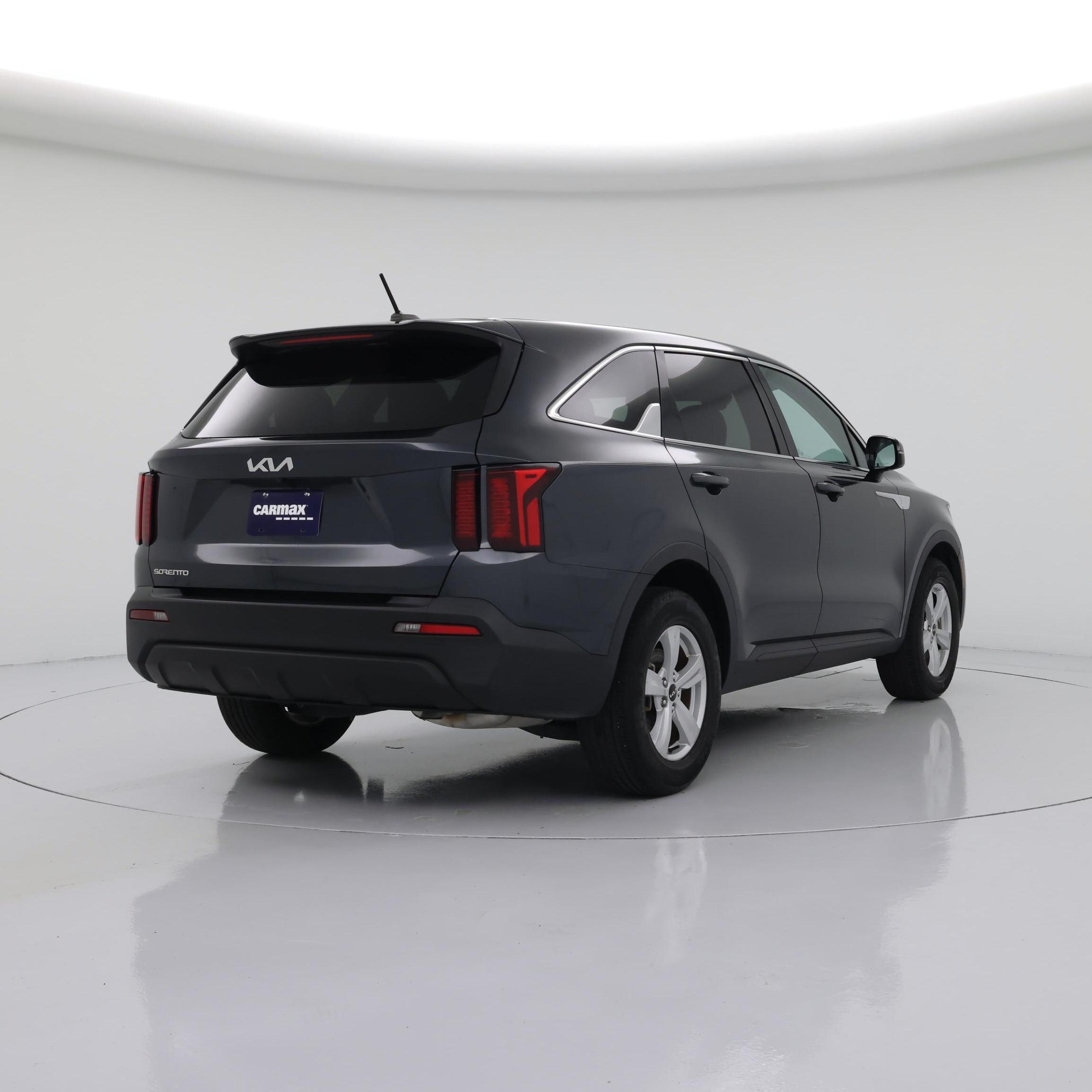 Thumbnail: 2023 Kia Sorento - 8