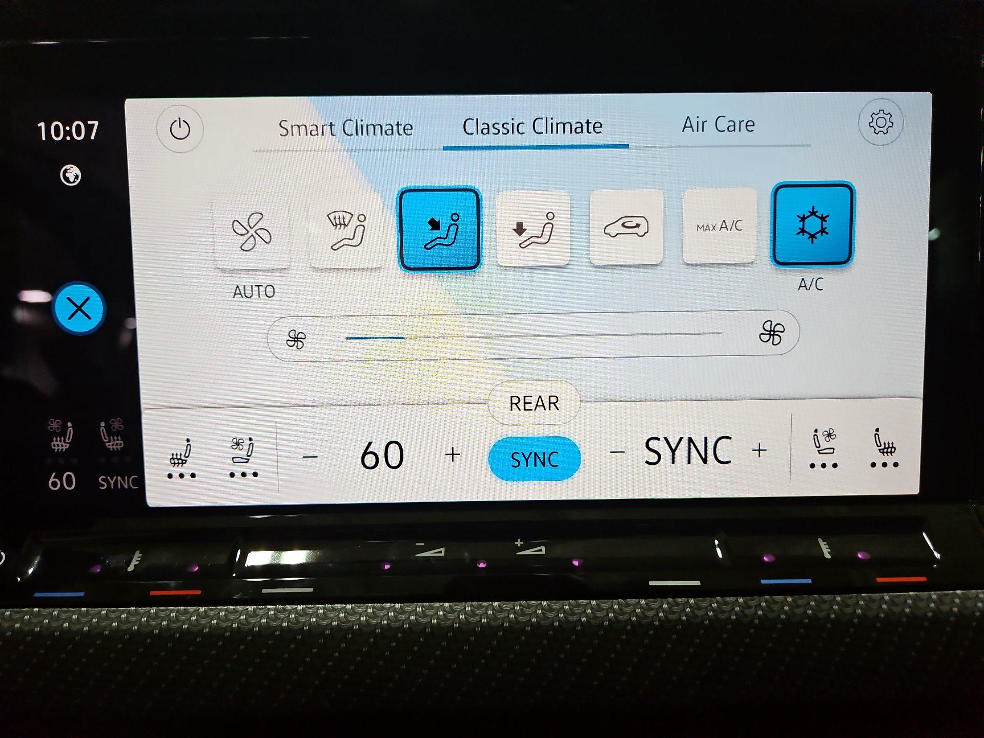 Thumbnail: 2024 Volkswagen Golf - 17