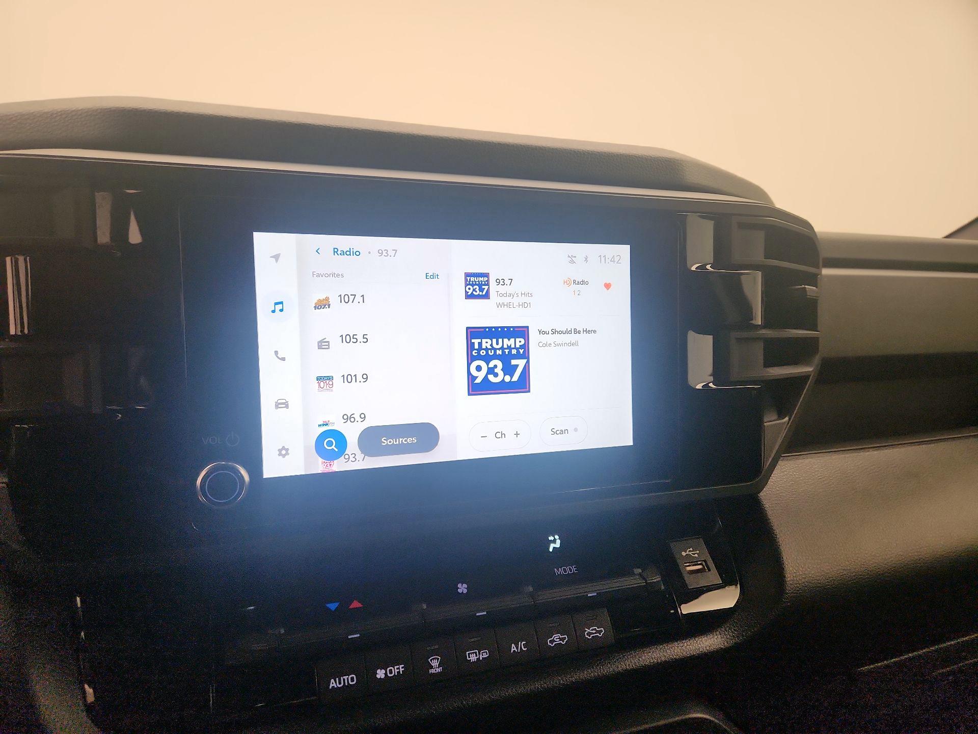 Thumbnail: 2025 Toyota Tundra - 15