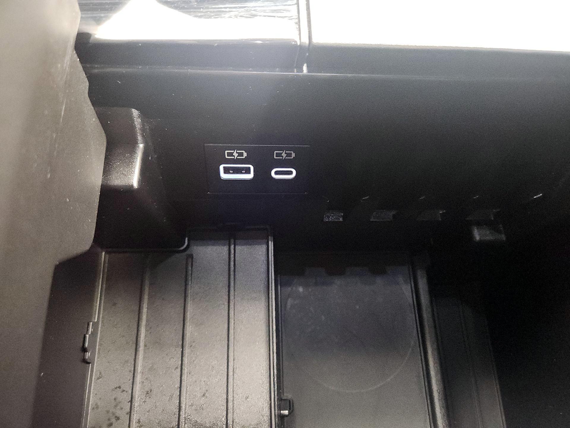 Thumbnail: 2025 Toyota Tundra - 18