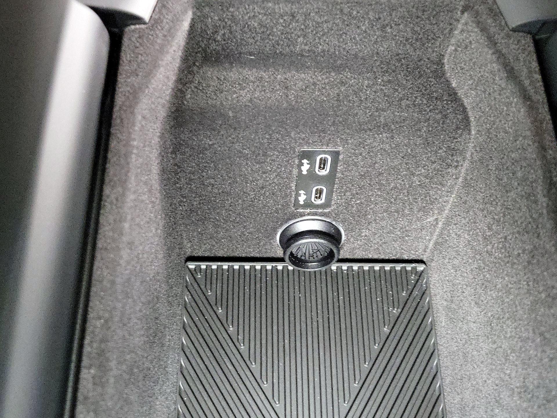 Thumbnail: 2025 BMW 7 Series - 19