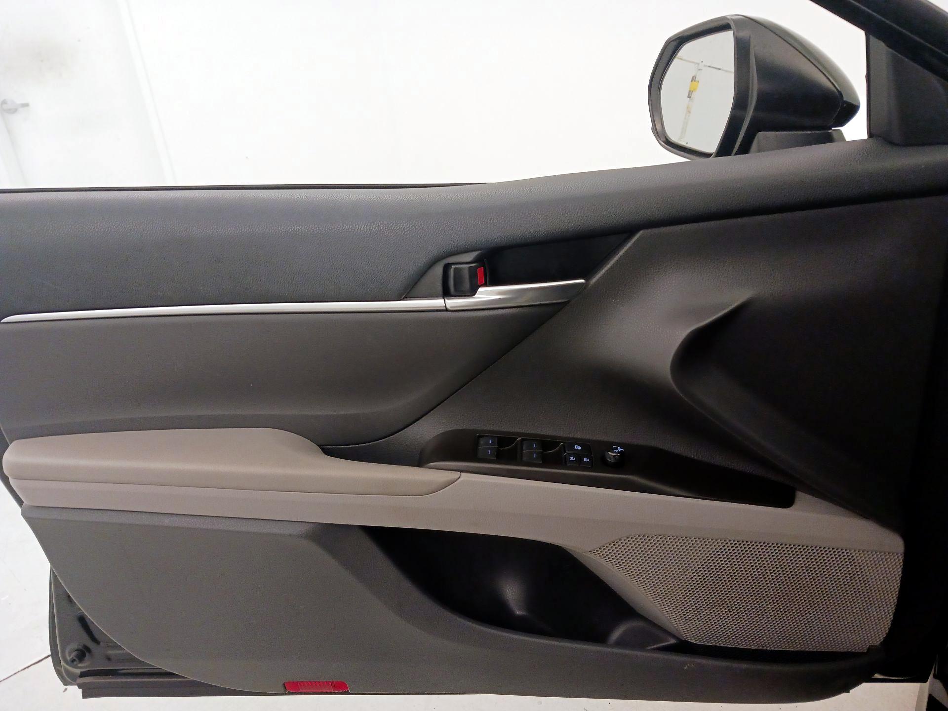 Thumbnail: 2021 Toyota Camry - 12