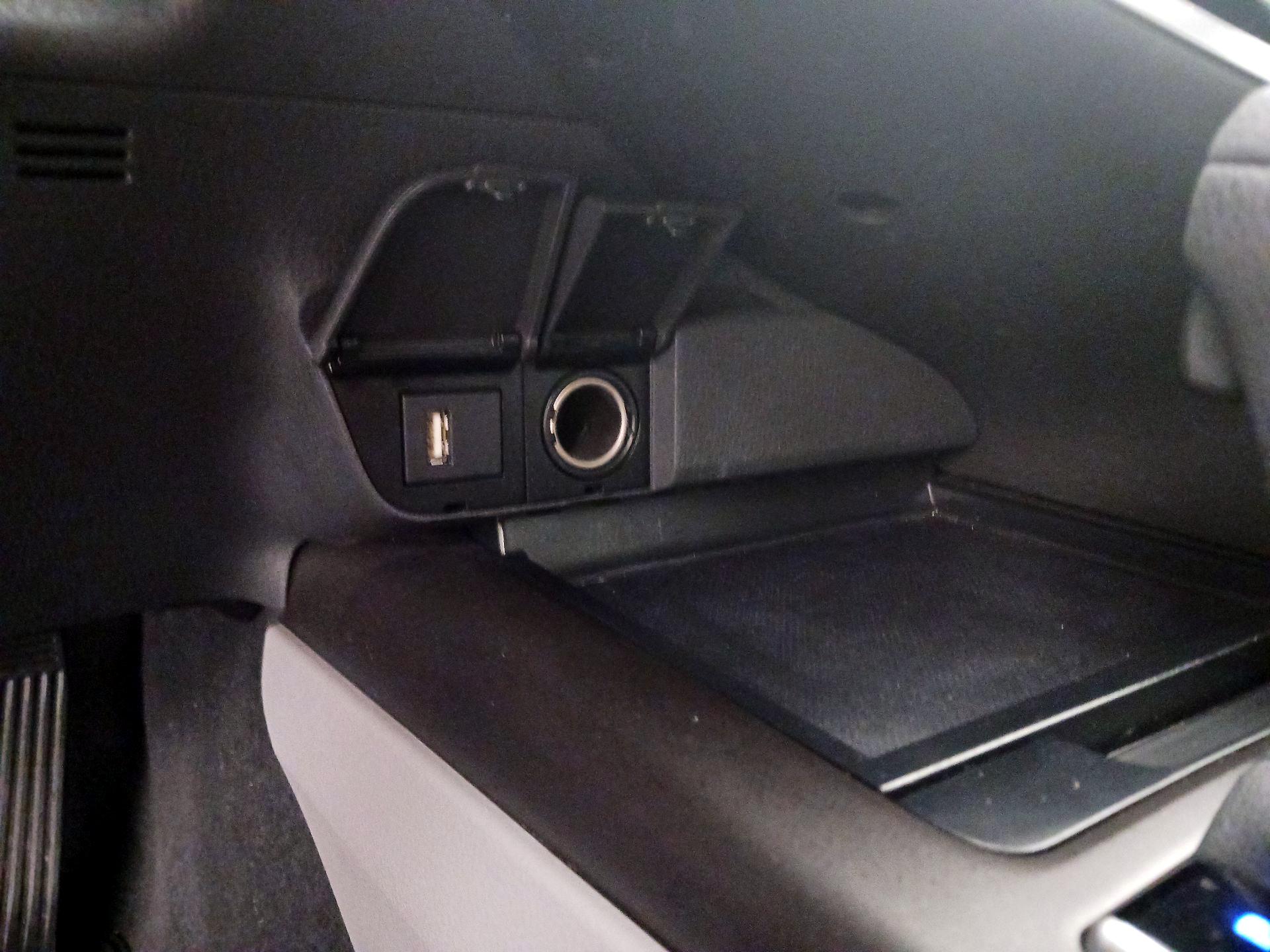 Thumbnail: 2021 Toyota Camry - 18