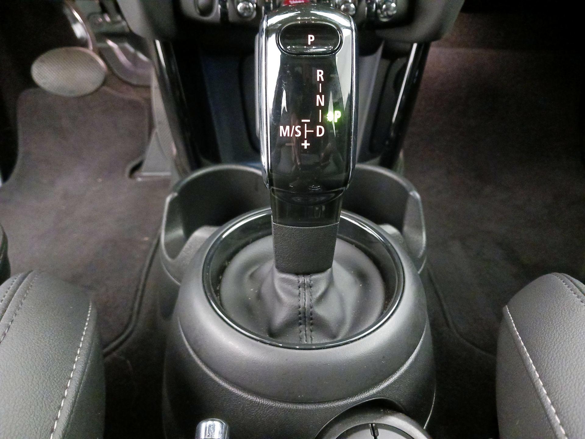 Thumbnail: 2023 MINI Cooper Hardtop - 17