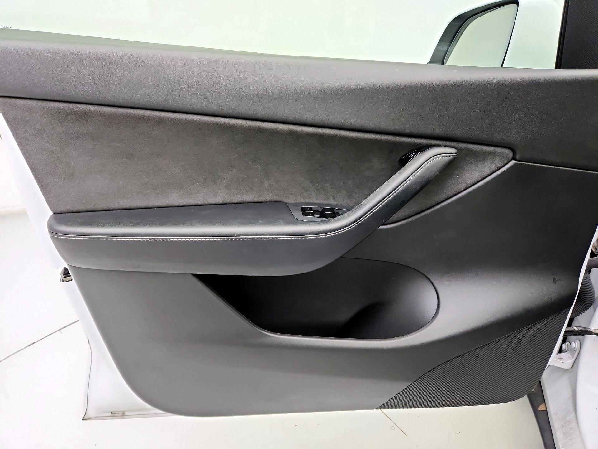 Thumbnail: 2021 Tesla Model Y - 12