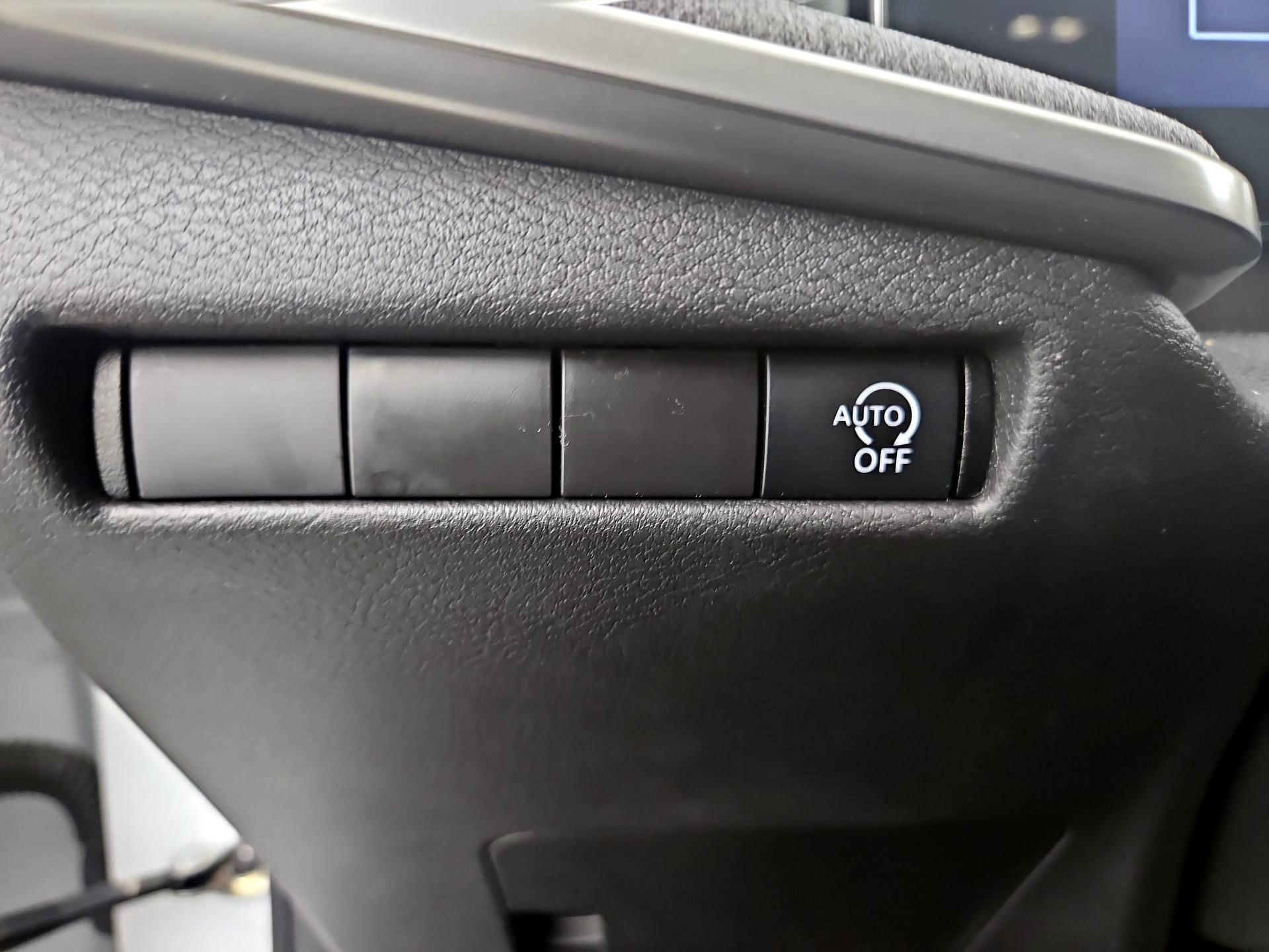 Thumbnail: 2025 Nissan Kicks - 13