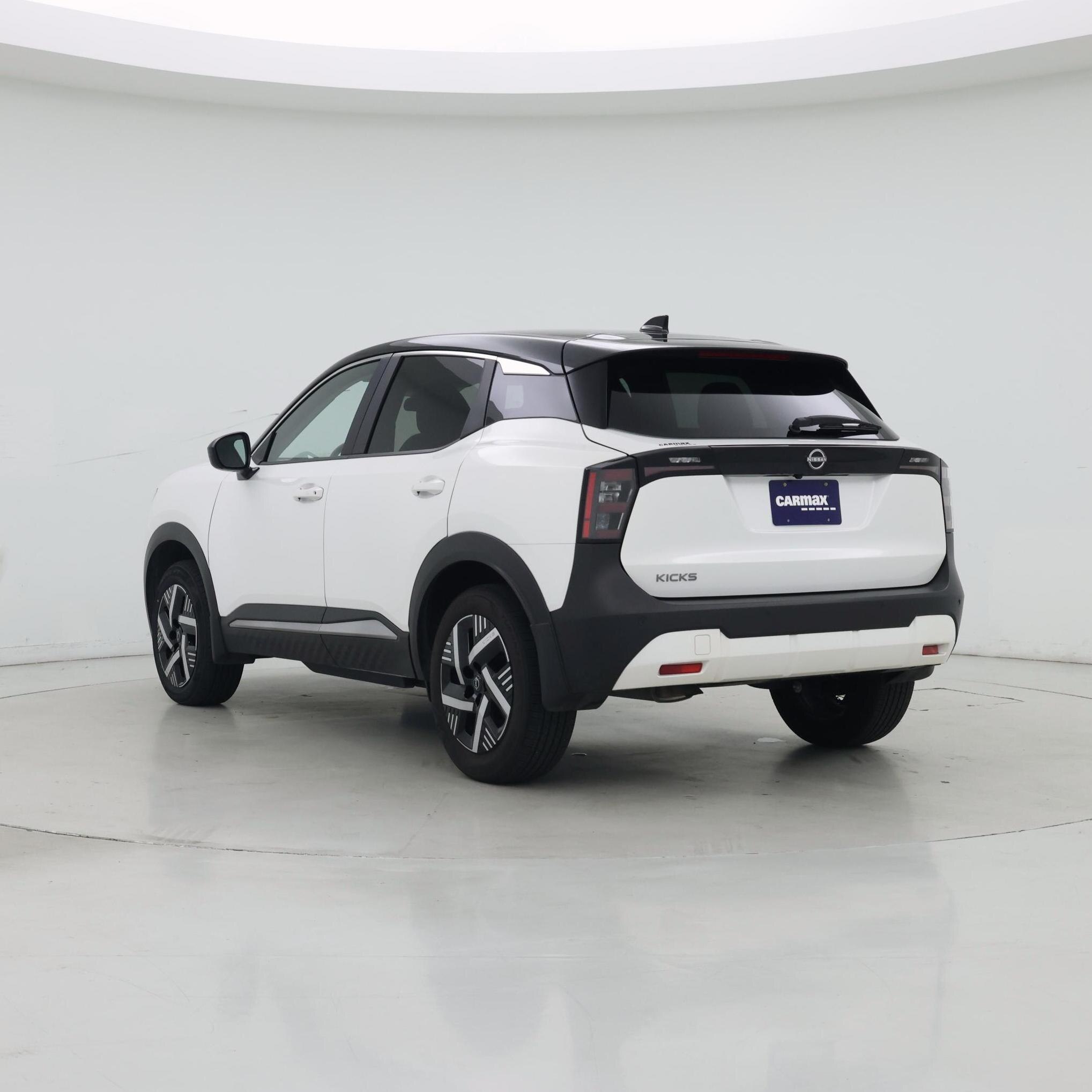 Thumbnail: 2025 Nissan Kicks - 2