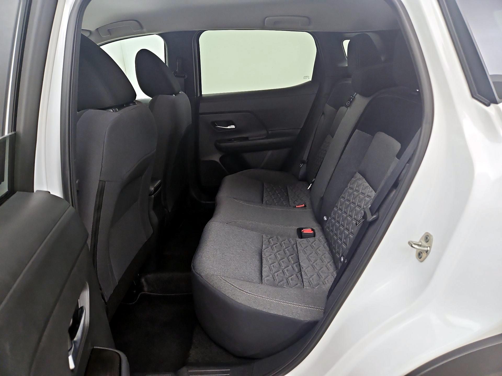 Thumbnail: 2025 Nissan Kicks - 19