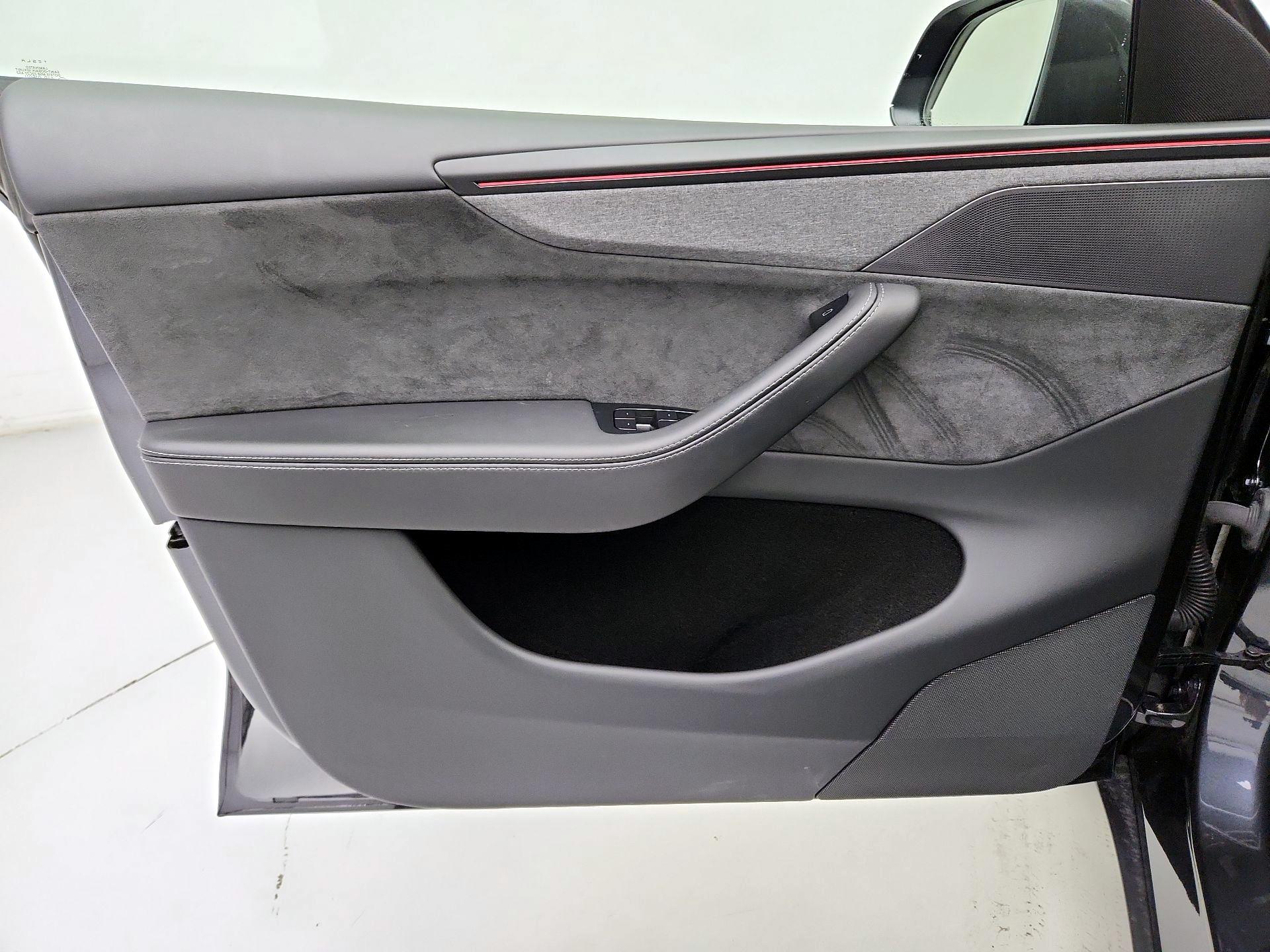 Thumbnail: 2026 Tesla Model Y - 12