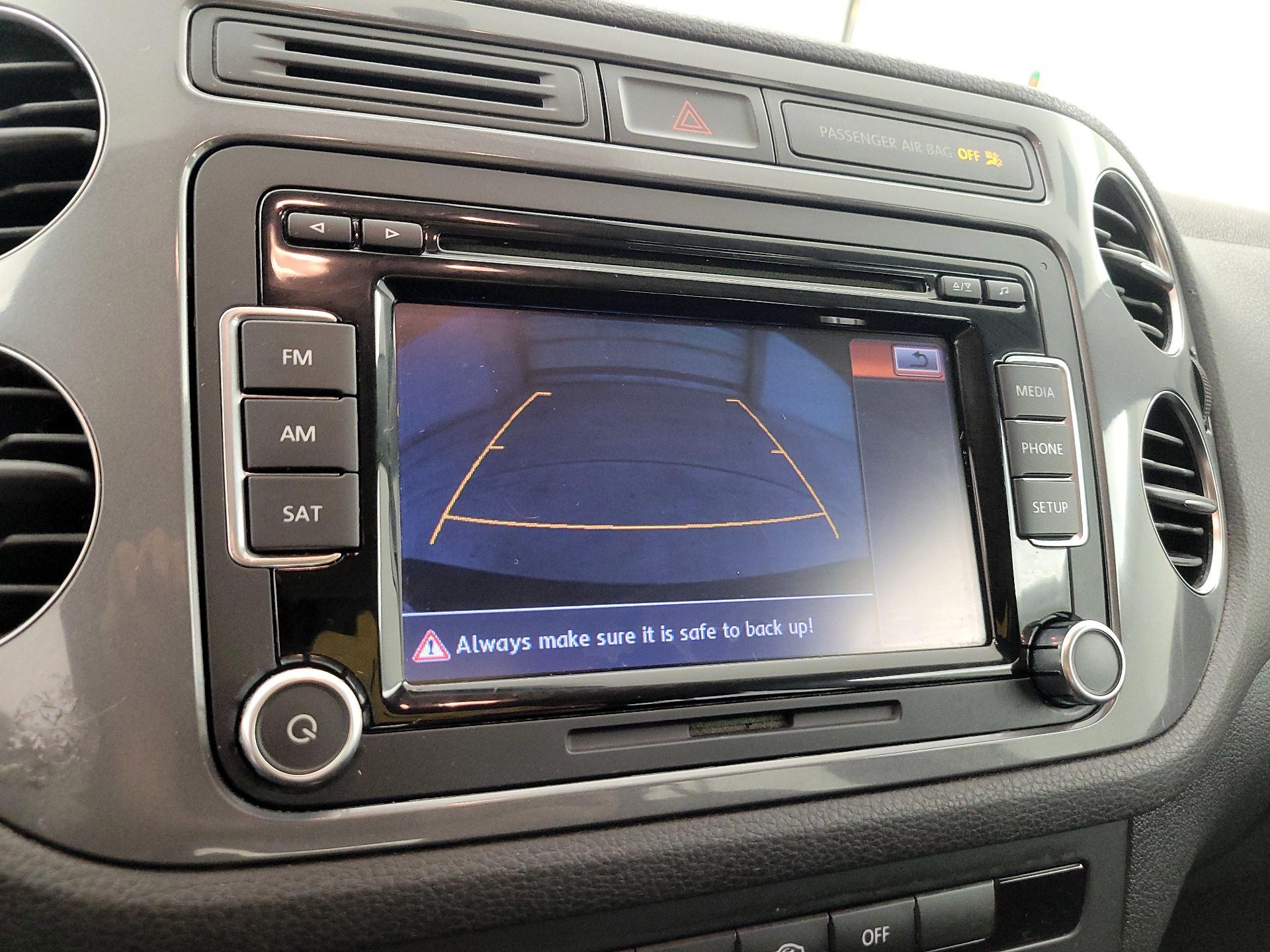 Thumbnail: 2015 Volkswagen Tiguan - 14